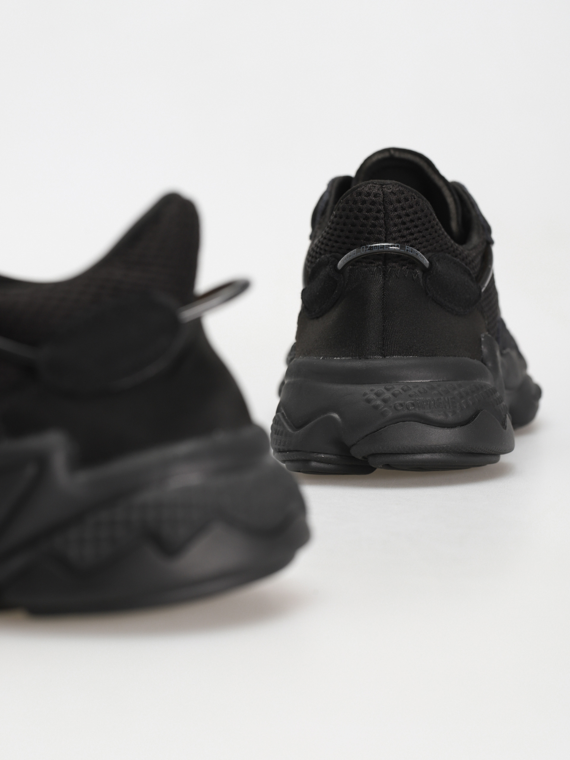 Buty adidas Originals Ozweego (cblack/cblack/grefiv)