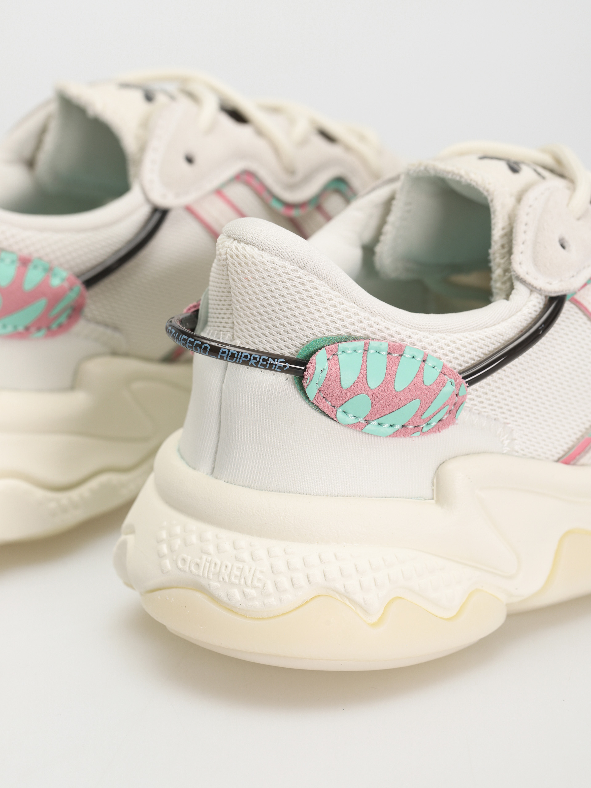 Buty adidas Originals Ozweego Wmn (owhite/owhite/cblack)