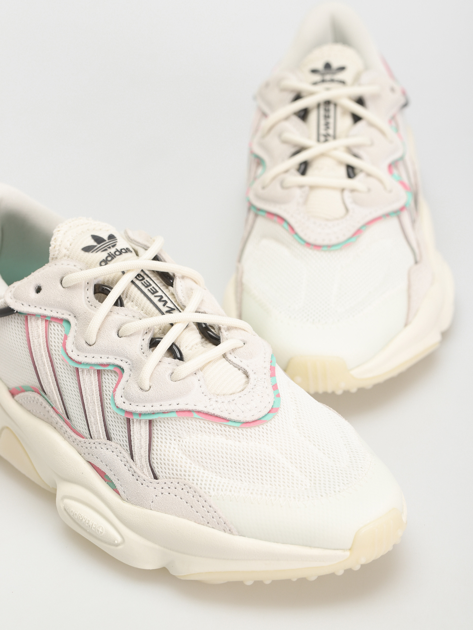 Buty adidas Originals Ozweego Wmn (owhite/owhite/cblack)