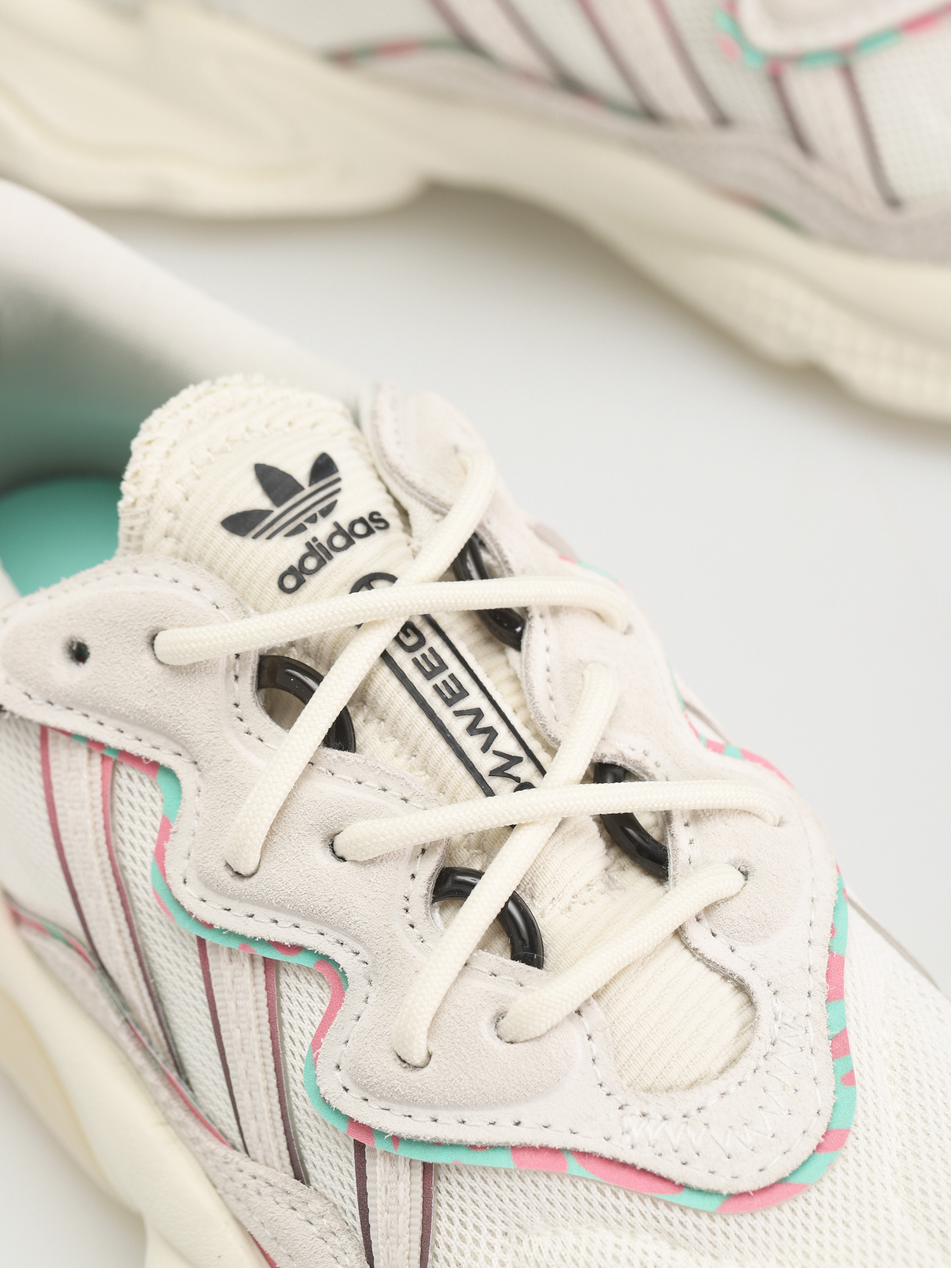 Buty adidas Originals Ozweego Wmn (owhite/owhite/cblack)