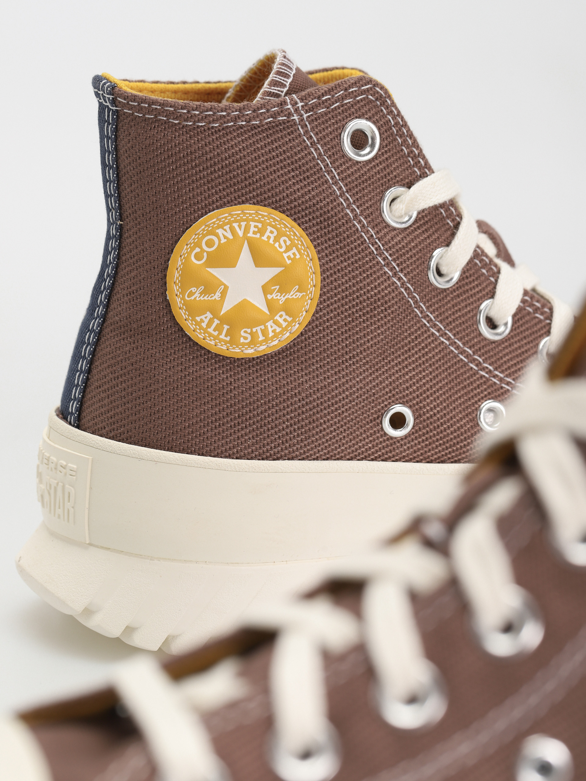 Buty Converse Chuck Taylor All Star Lugged 2.0 Hi (squirrel friend)
