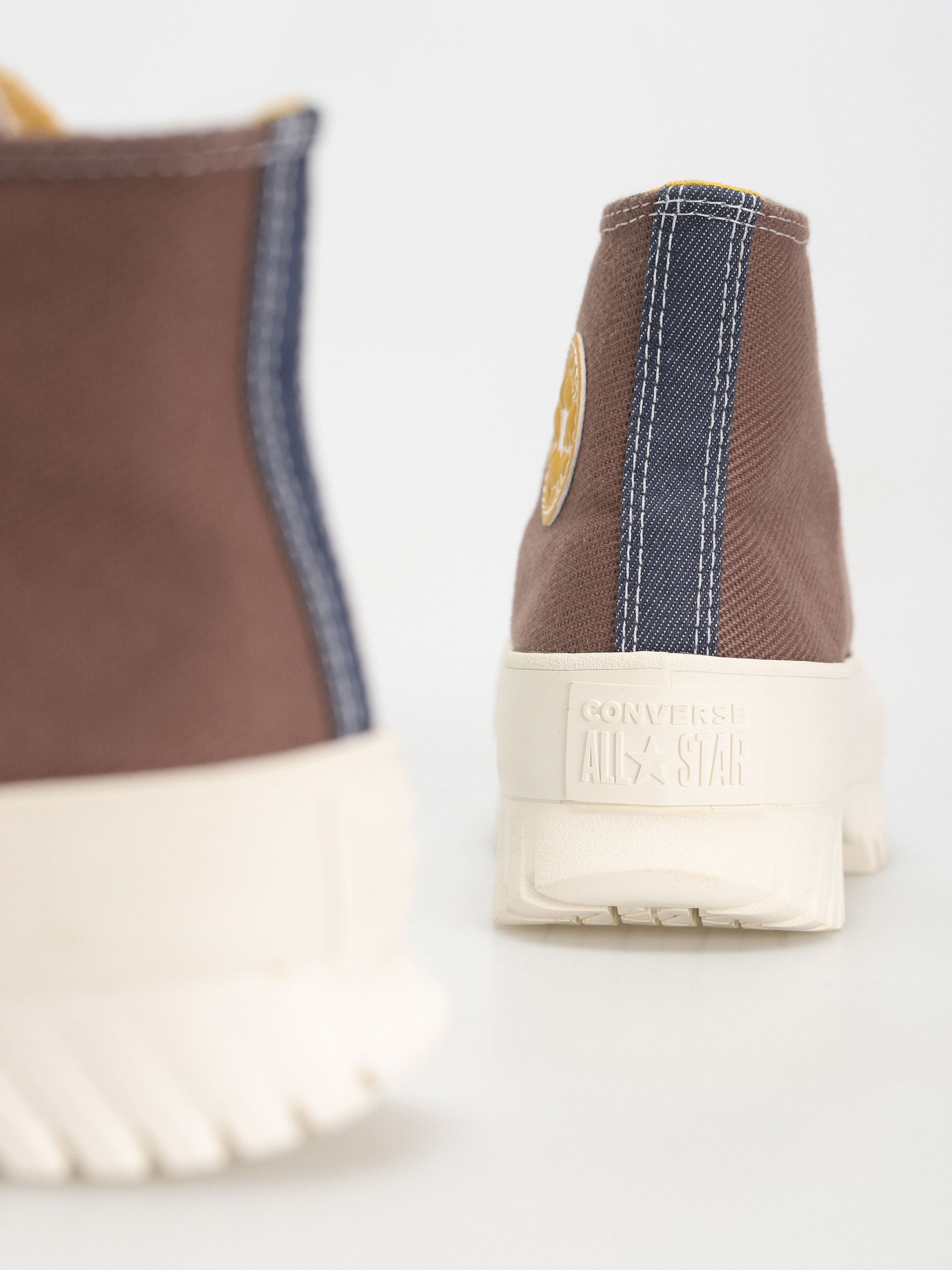 Buty Converse Chuck Taylor All Star Lugged 2.0 Hi (squirrel friend)