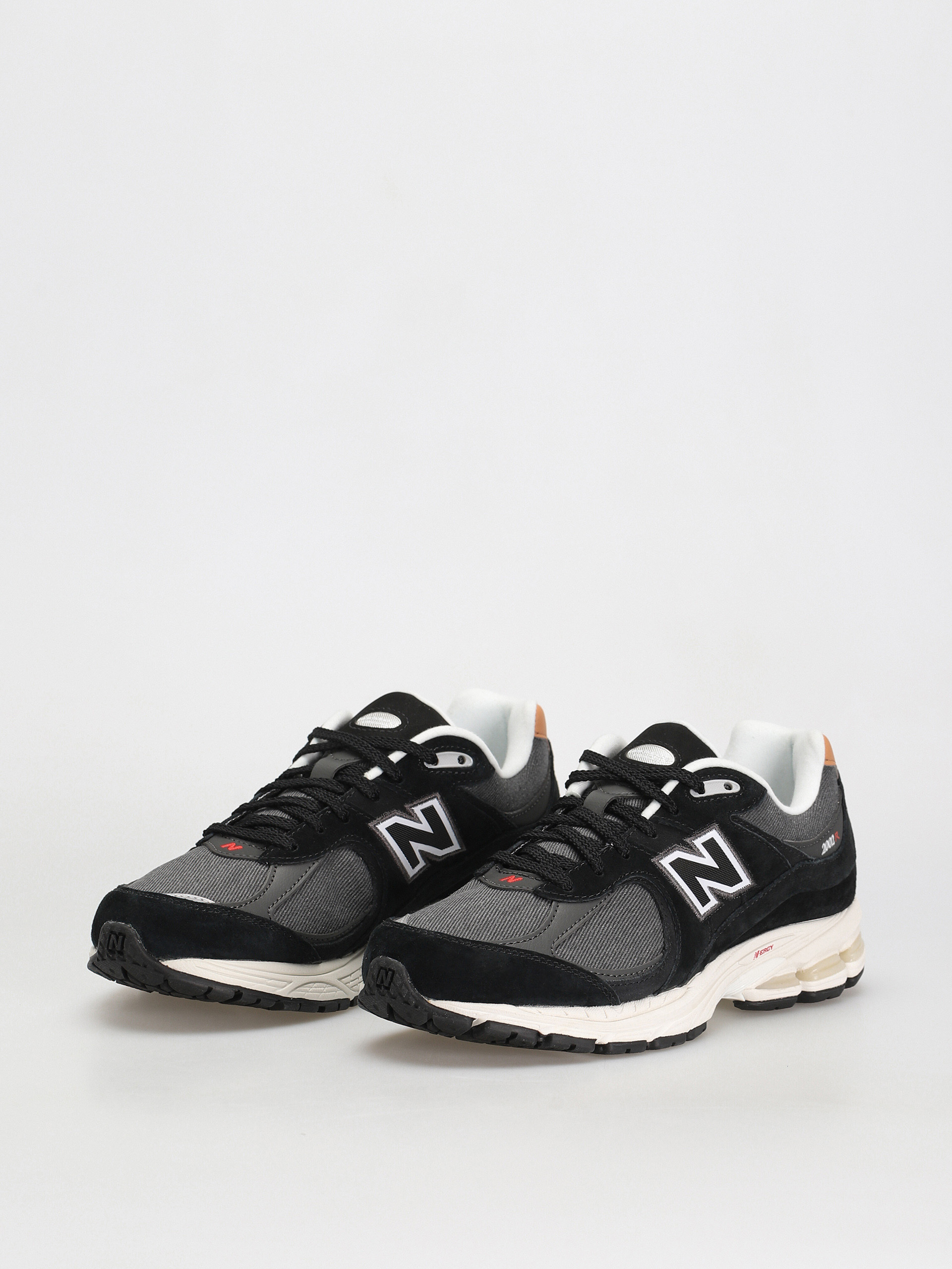 Buty New Balance 2002R (black)