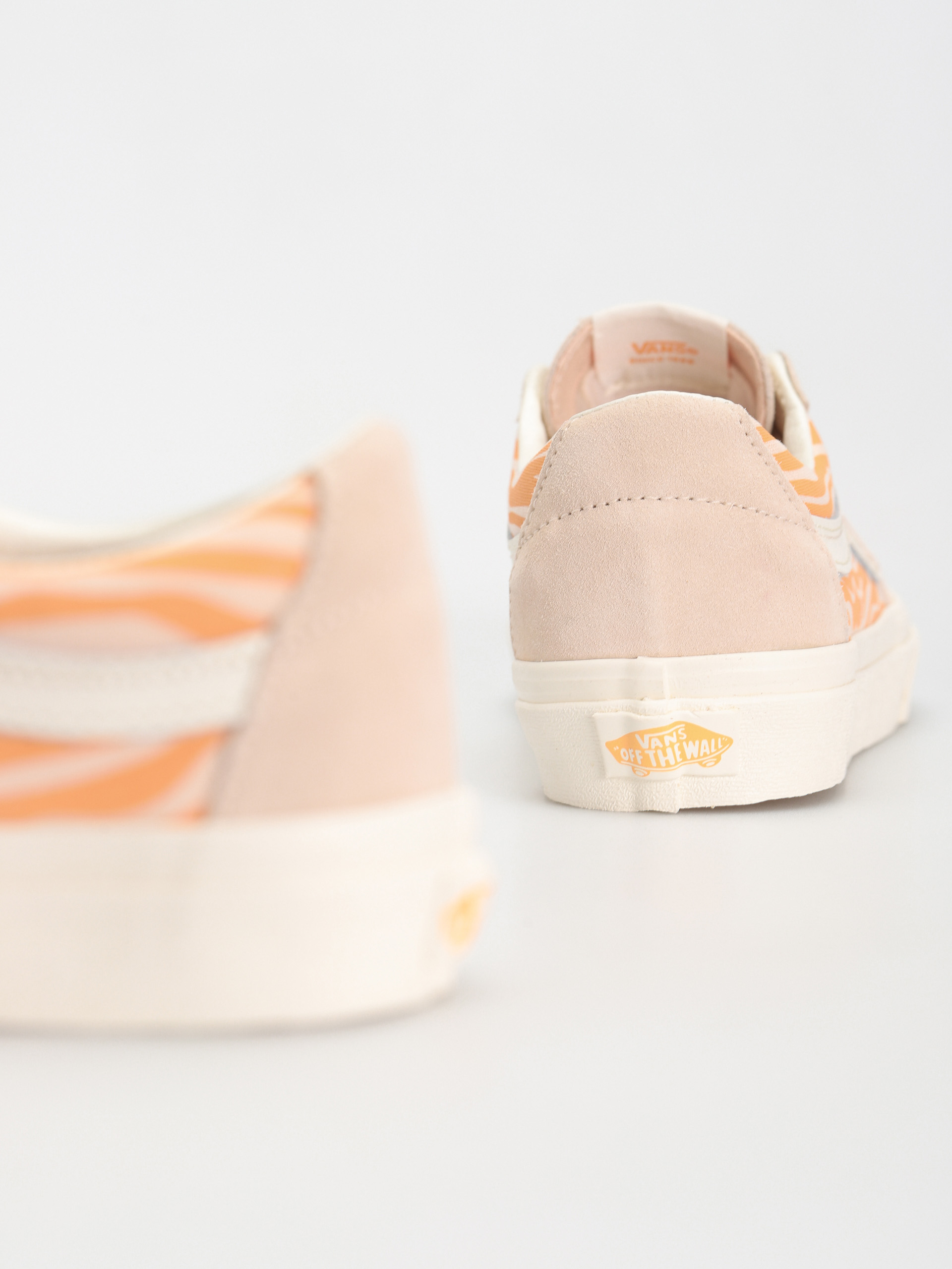 Buty Vans Sk8 Low Wmn (tonal stripes peach dust)