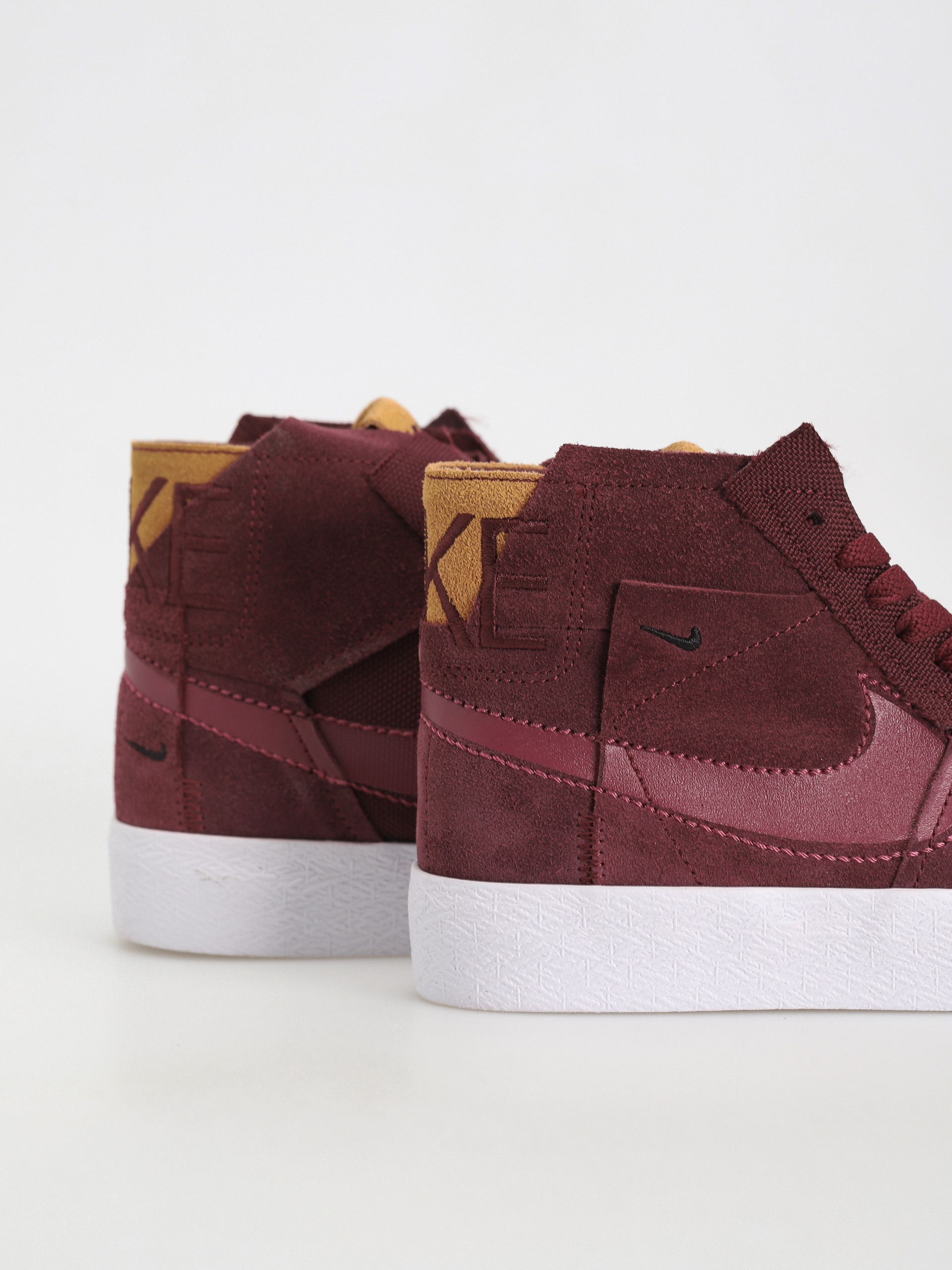 Buty Nike SB Zoom Blazer Mid Prm (night maroon/rosewood night maroon white)