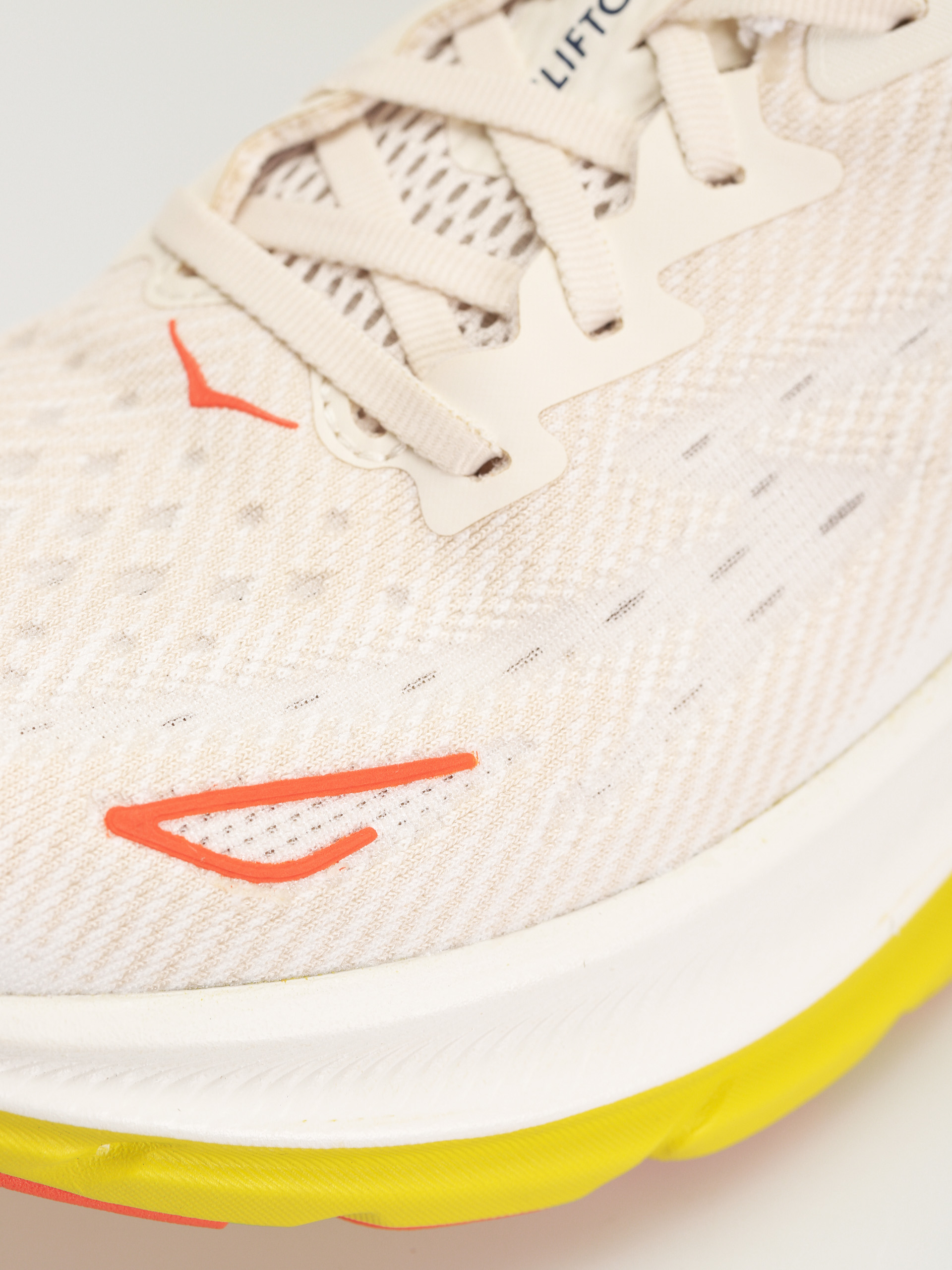 Buty Hoka Clifton 9 (eggnog/passion fruit)