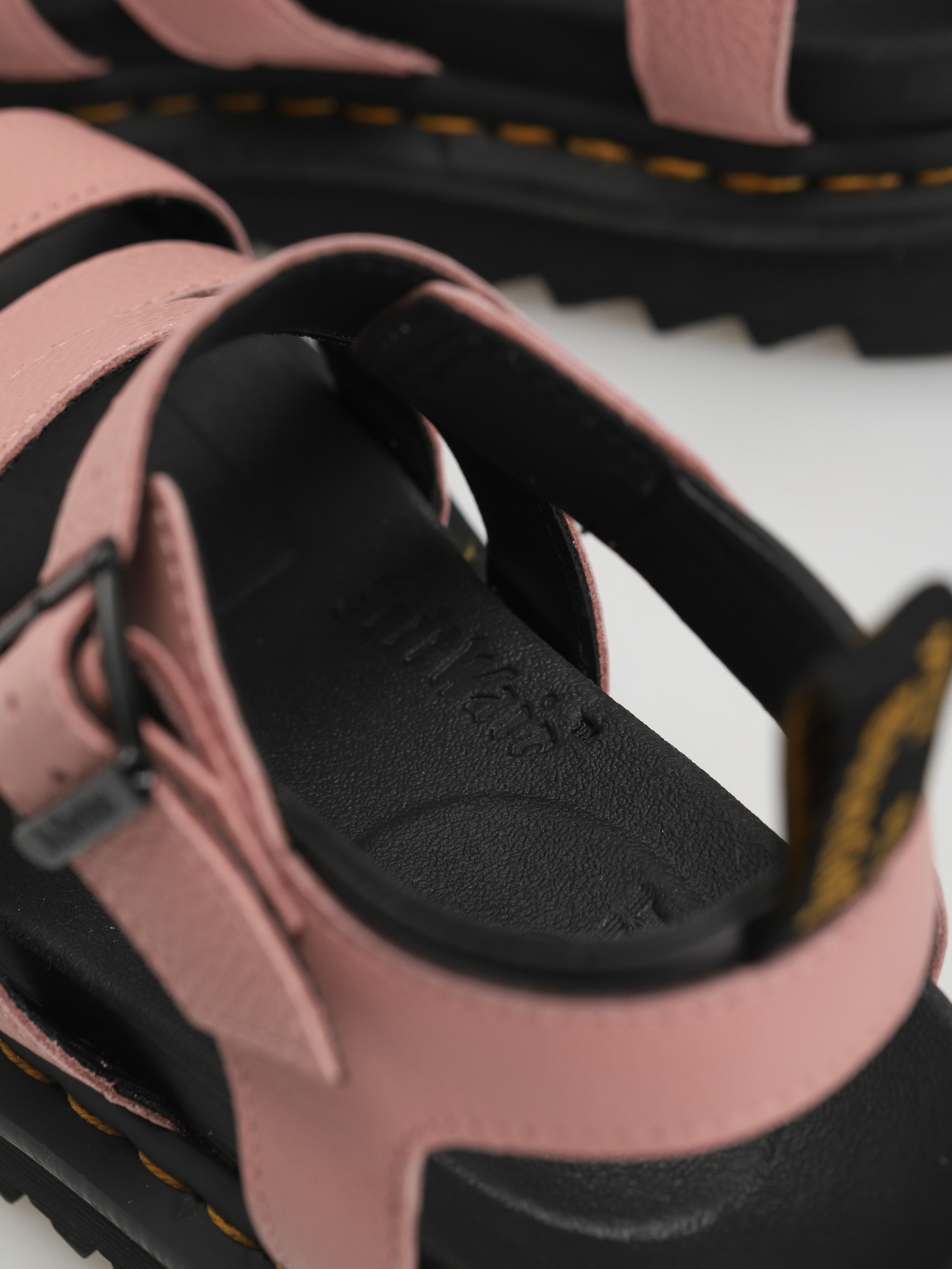 Buty Dr. Martens Blaire Wmn (peach beige)