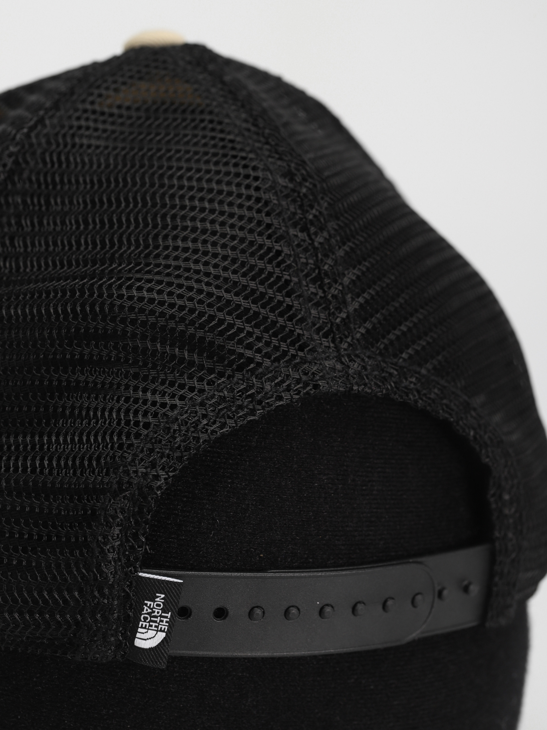 Czapka z daszkiem The North Face Mudder Trucker (gravel)