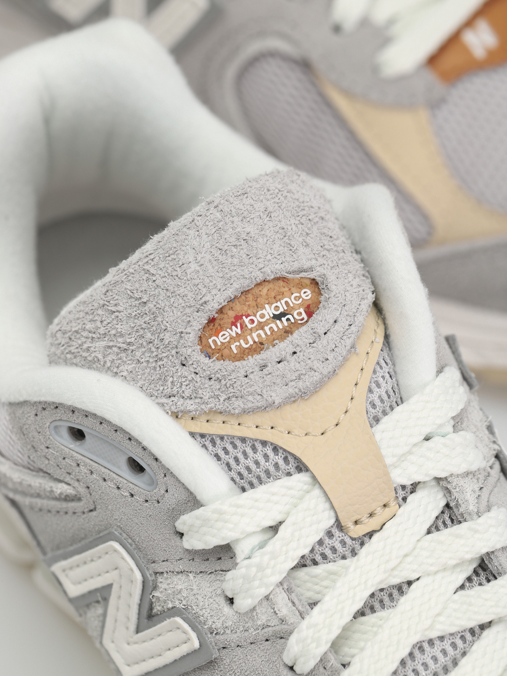 Buty New Balance 2002R (concrete)