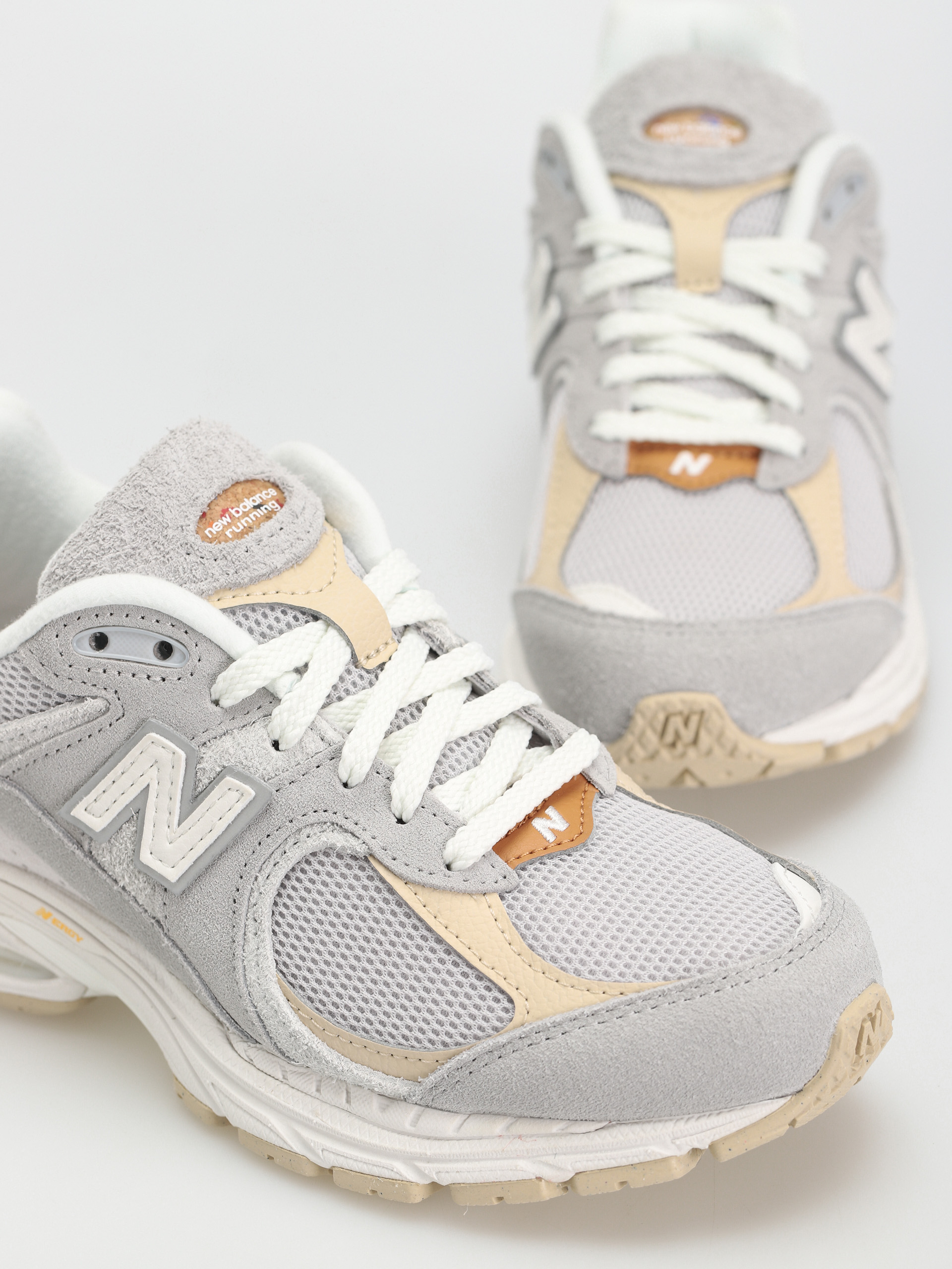 Buty New Balance 2002R (concrete)