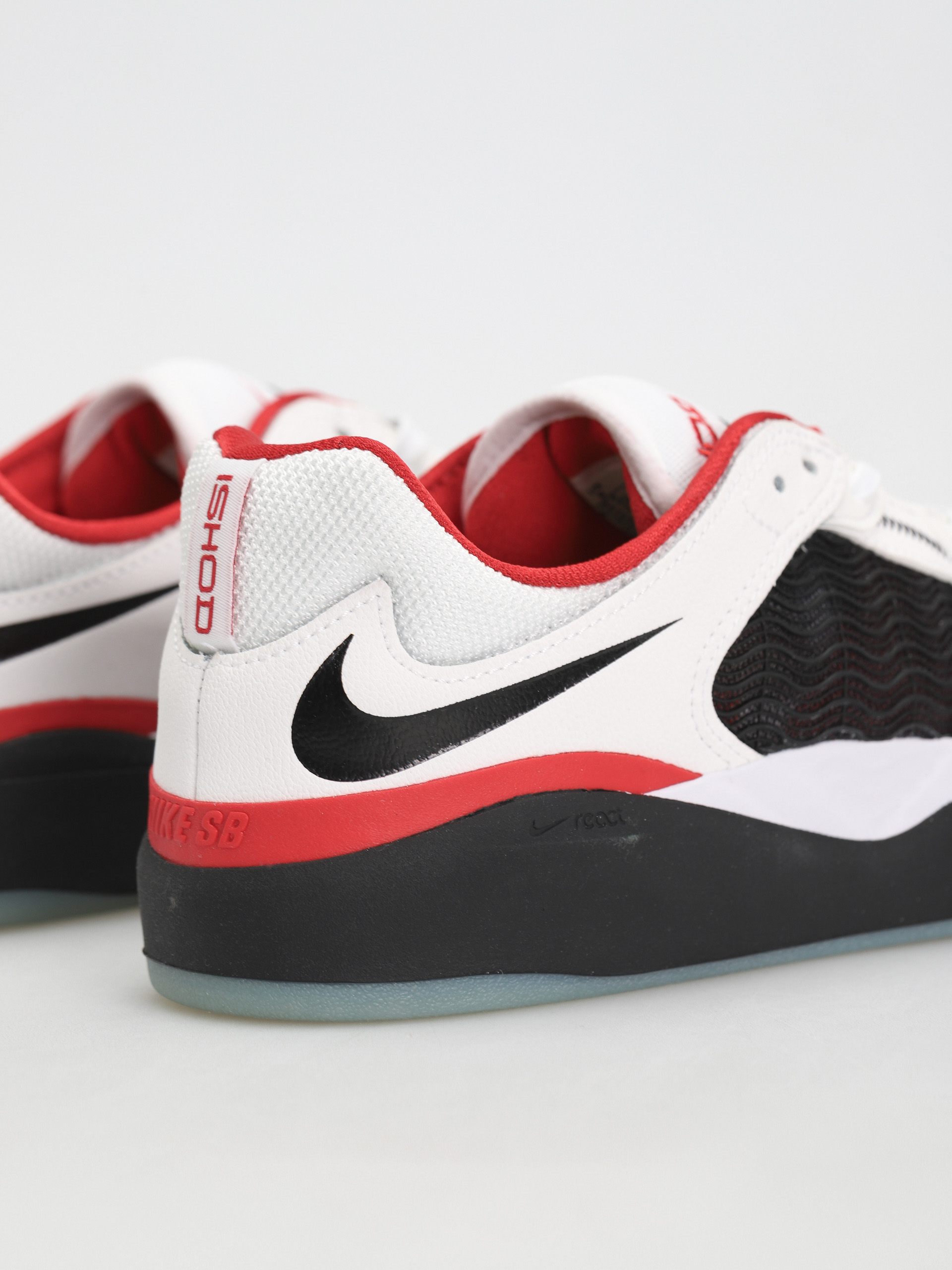 Buty Nike SB Ishod Wair Premium (white/black university red black)