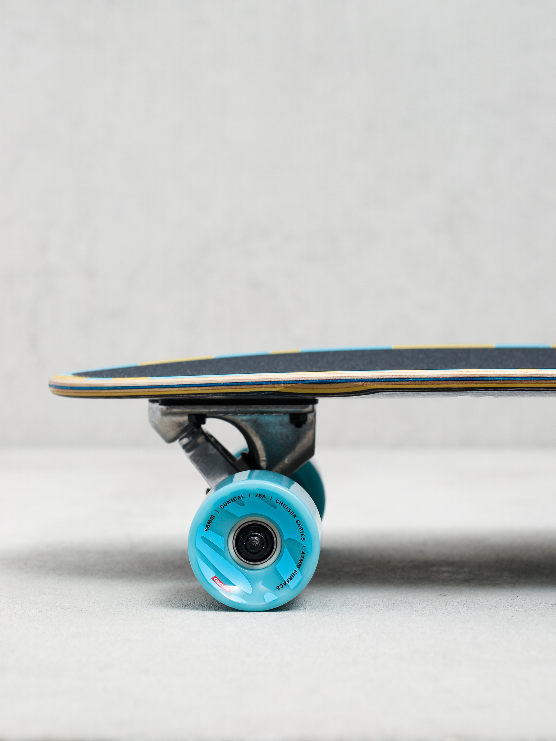 Deskorolka cruiser Globe Stubby (killer cassowary)