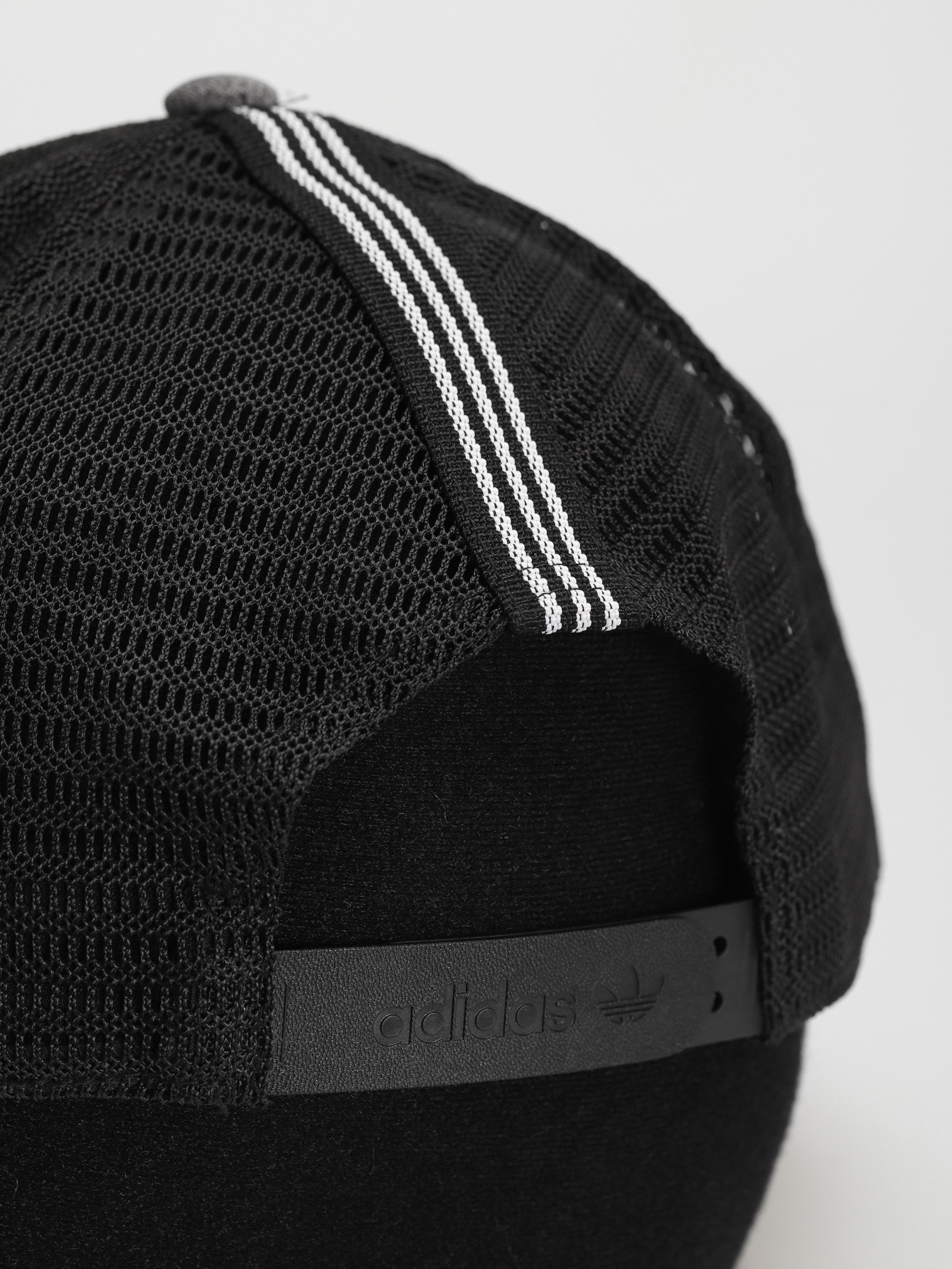 Czapka z daszkiem adidas Originals Curved Trucker (black/black/black)