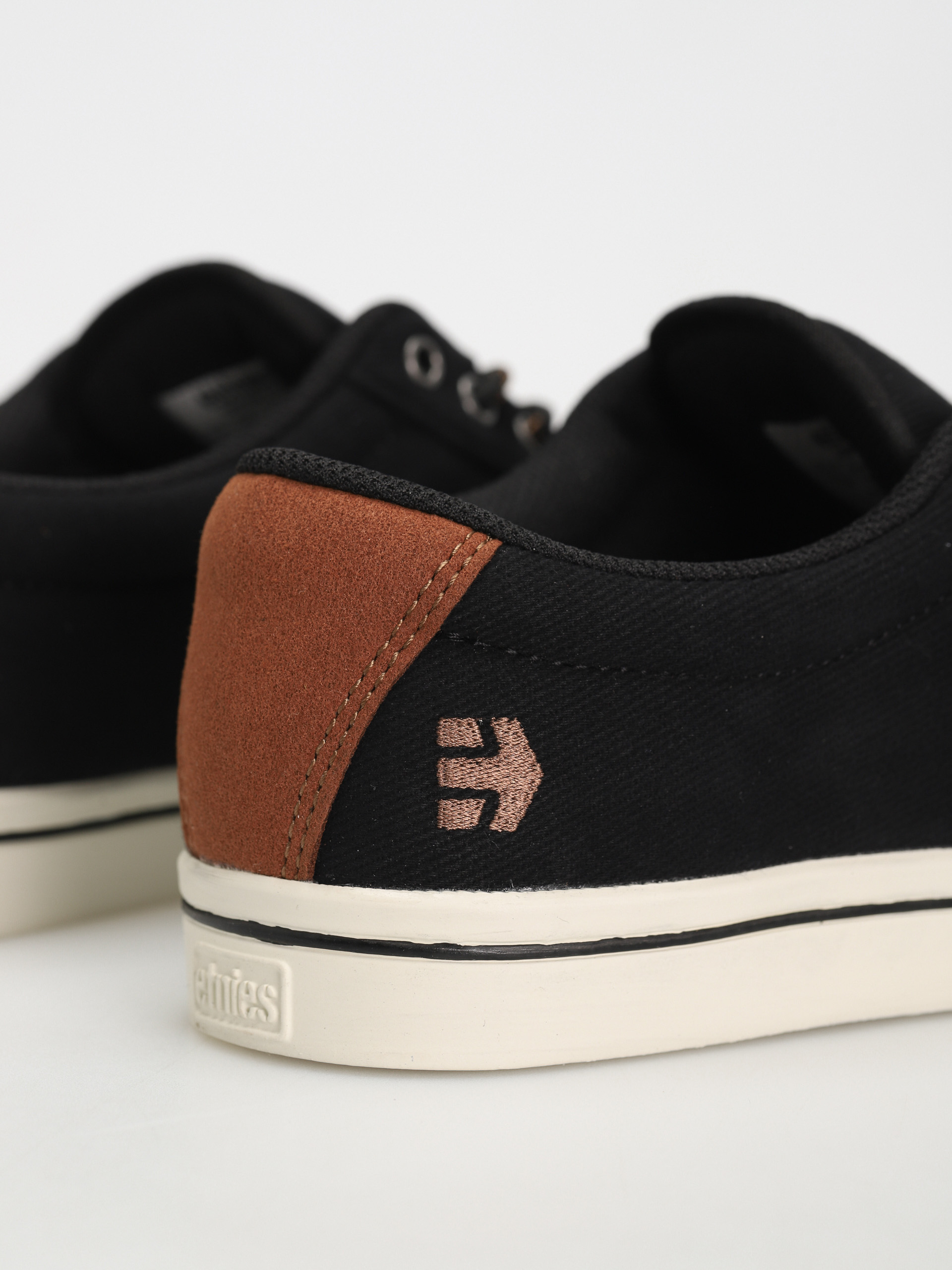 Buty Etnies Jameson 2 Eco (black/black/white)