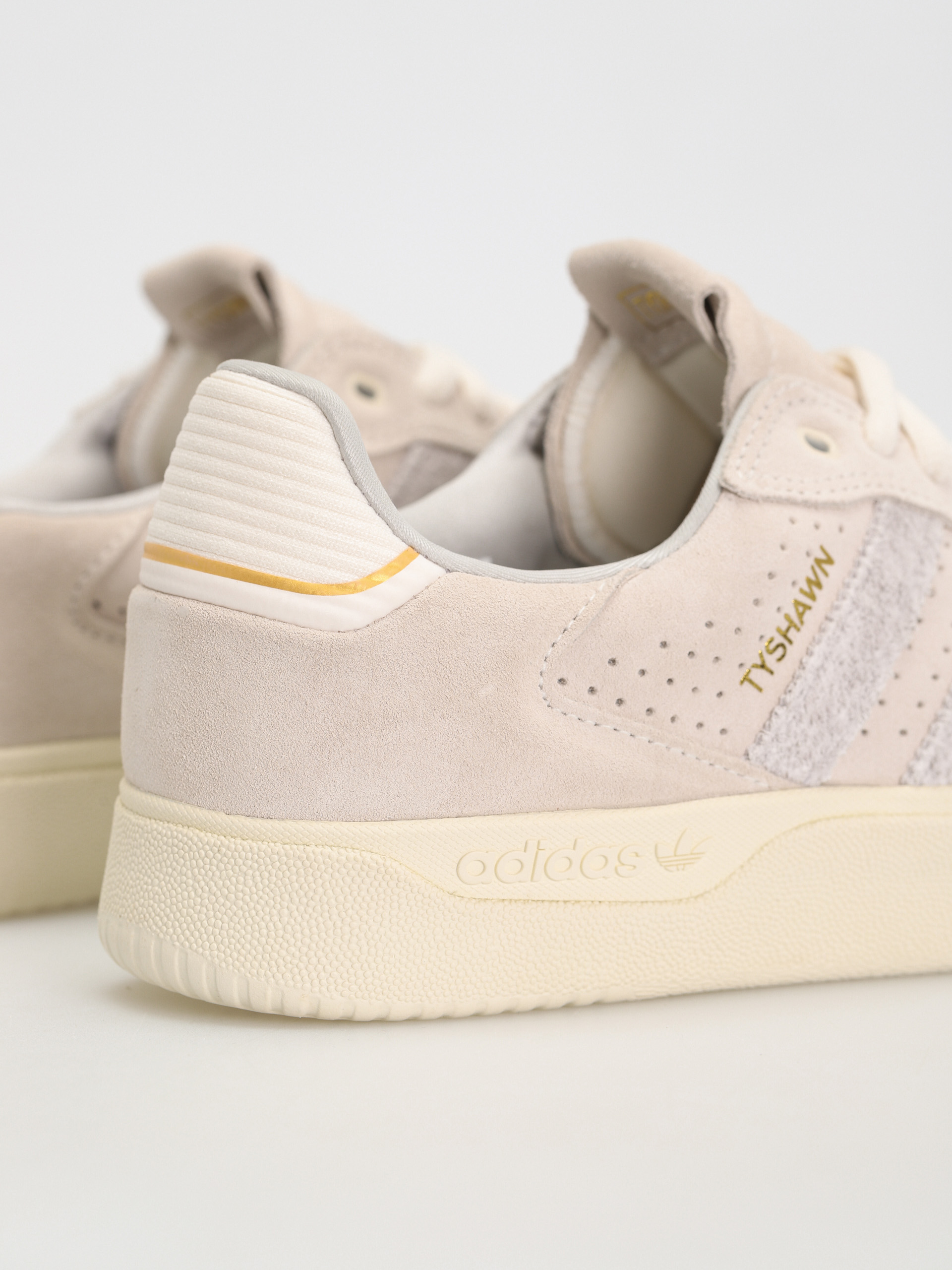 Buty adidas Tyshawn Low (cwhite/greone/cwhite)