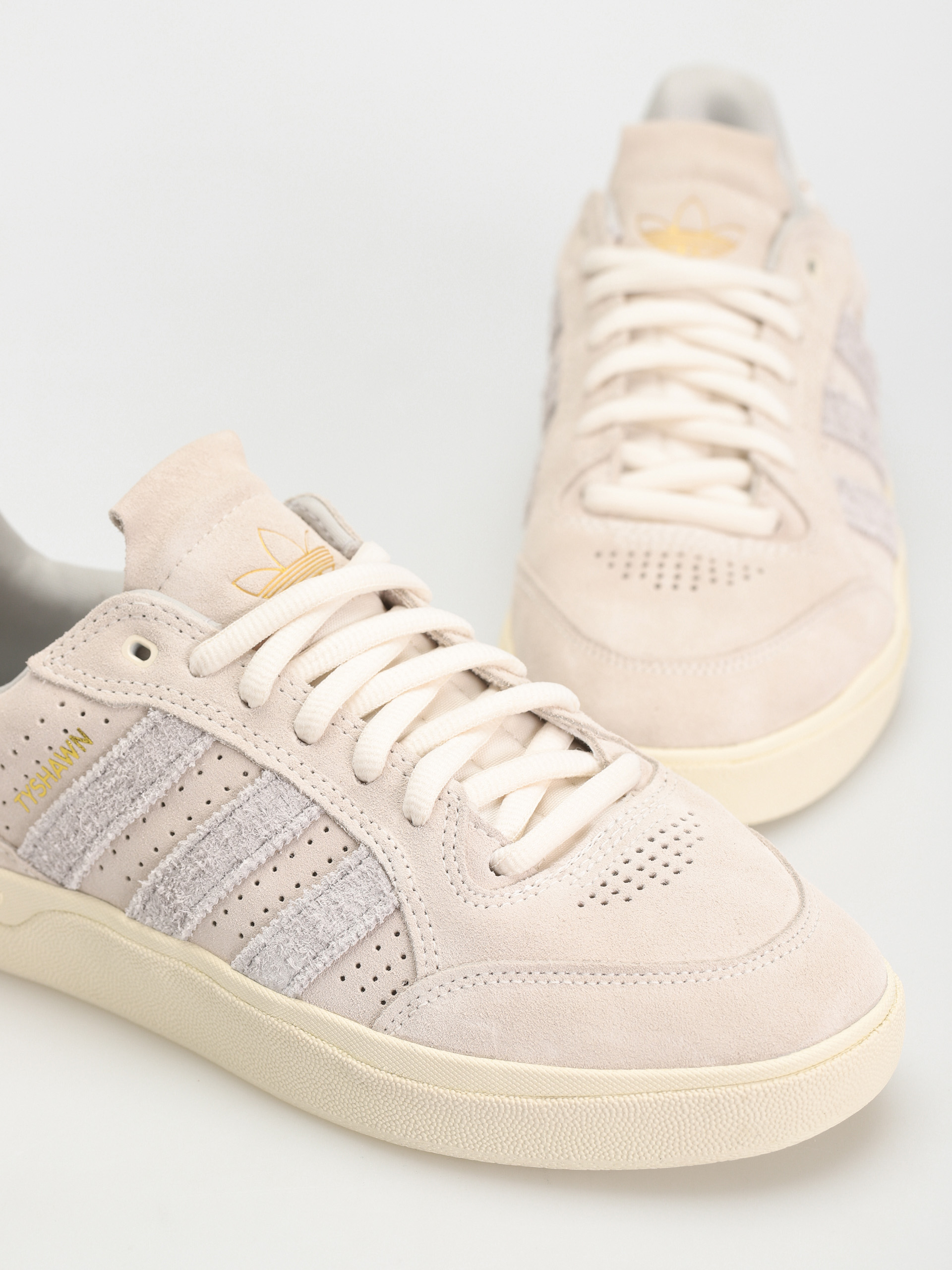 Buty adidas Tyshawn Low (cwhite/greone/cwhite)