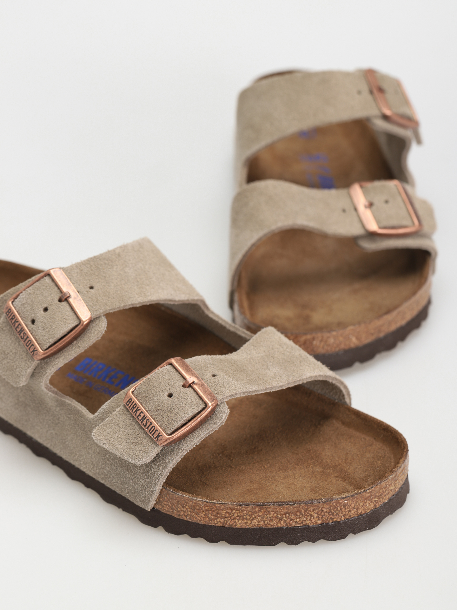Klapki Birkenstock Arizona Suede Regular (taupe)