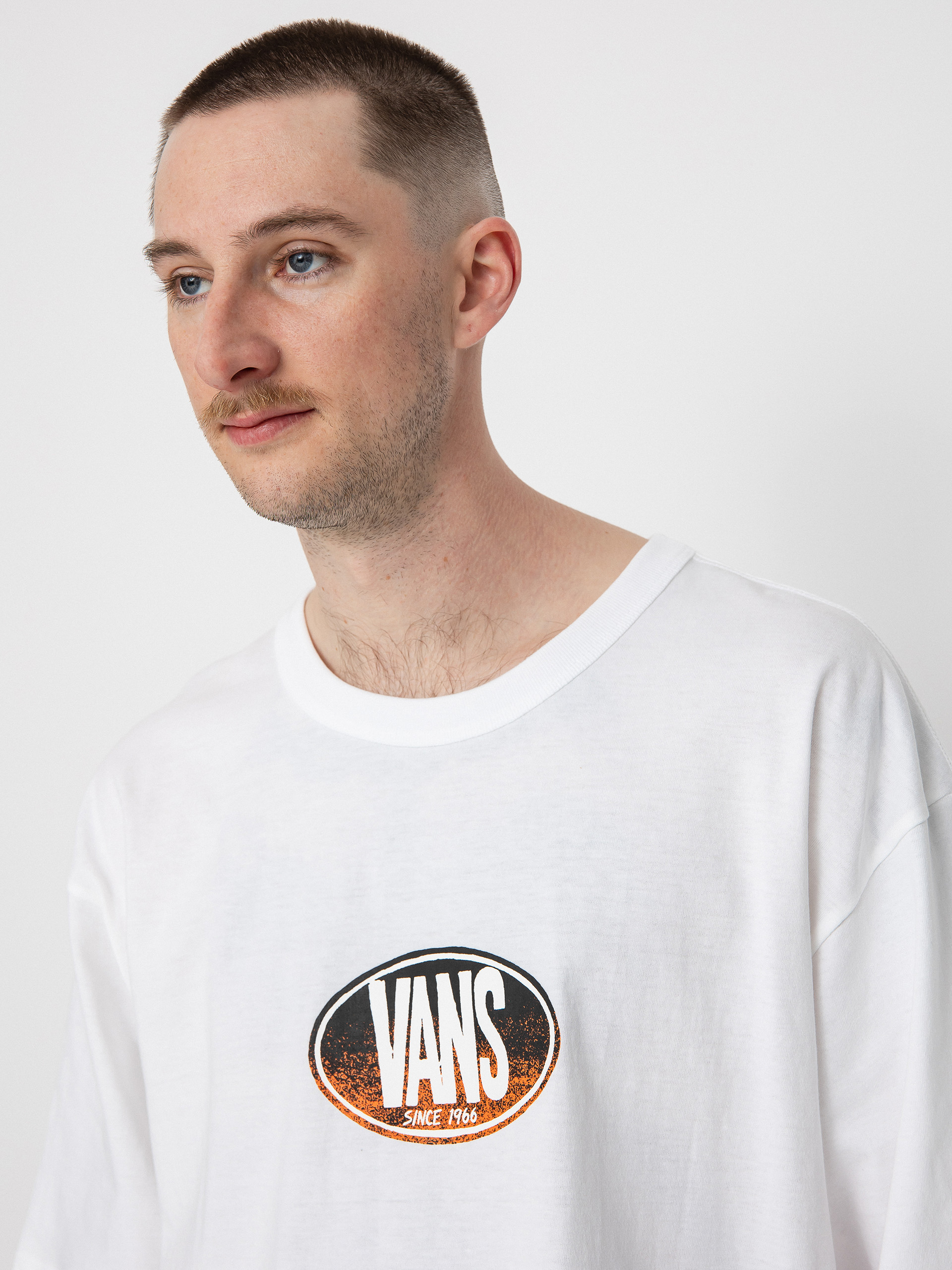 T-shirt Vans Off The Wall Gradient Logo Loose (skate classics white)