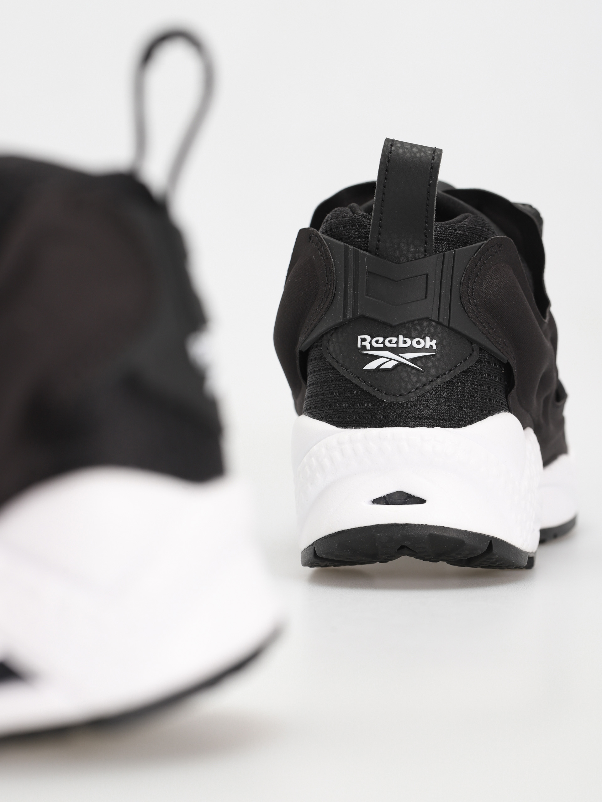 Buty Reebok Instapump Fury 95 (cblack/ftwwht/cblack)