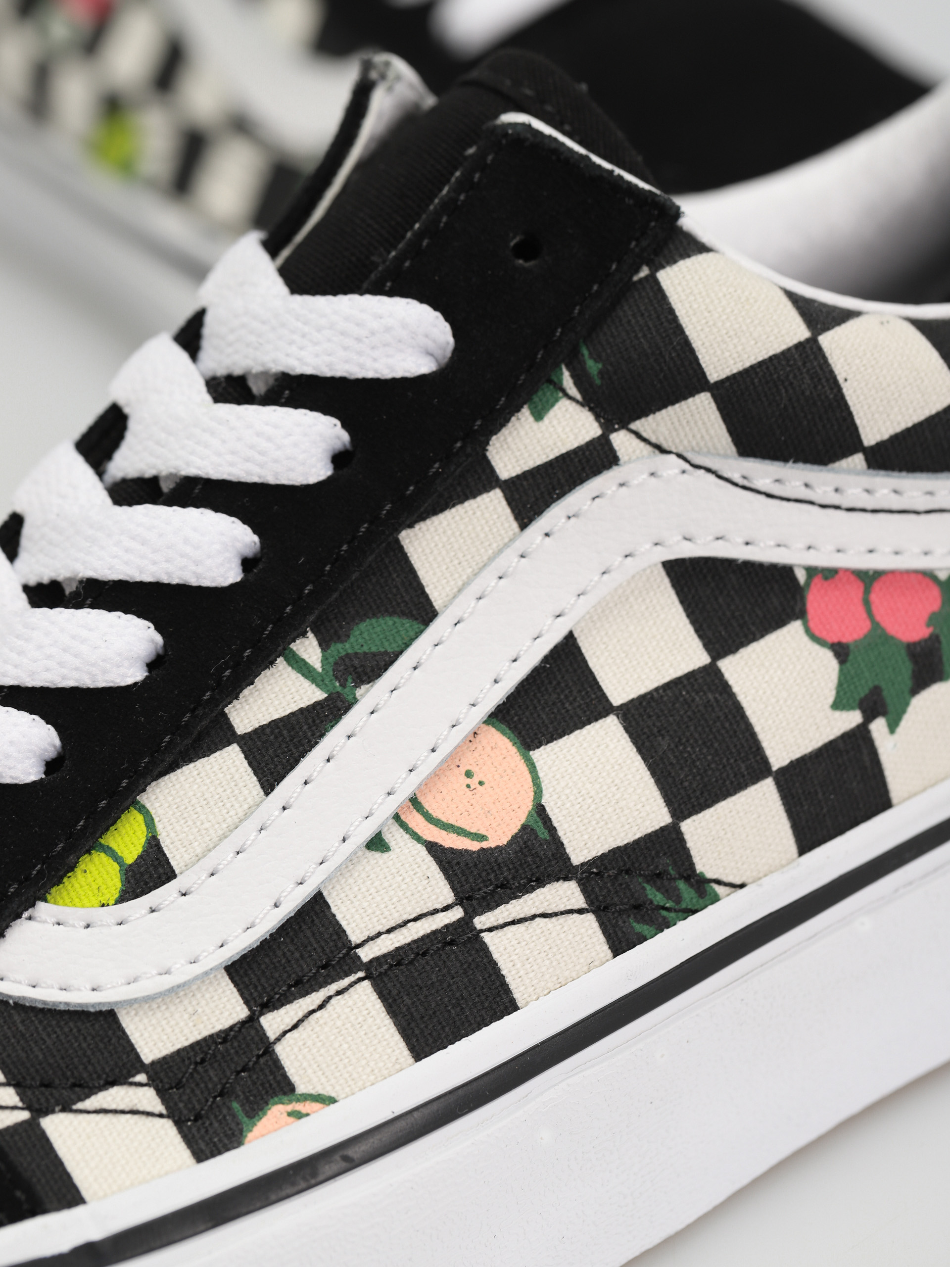Buty Vans Old Skool Wmn (fruit checkerboard black/white)