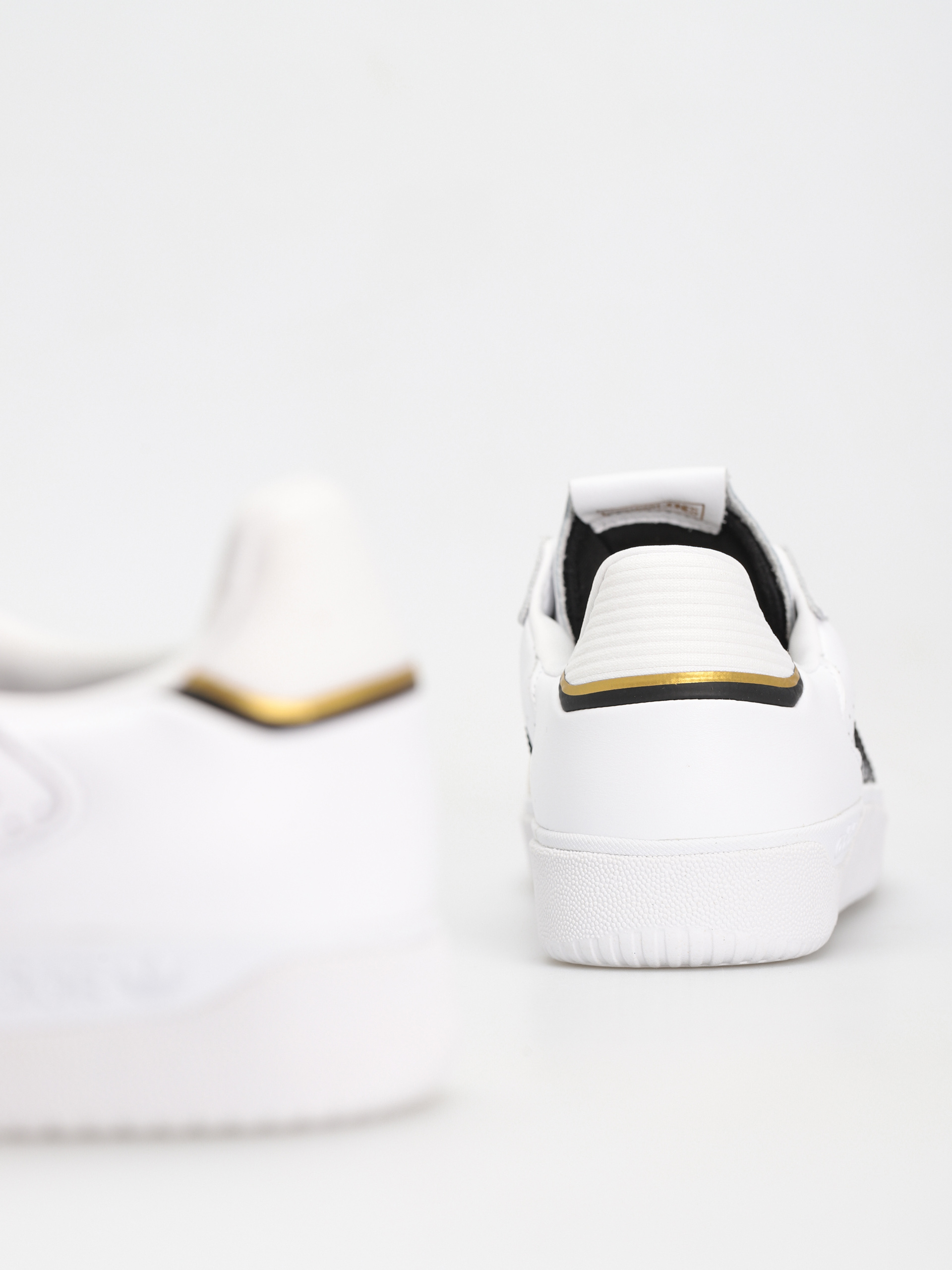 Buty adidas Tyshawn Low (ftwwht/cblack/goldmt)