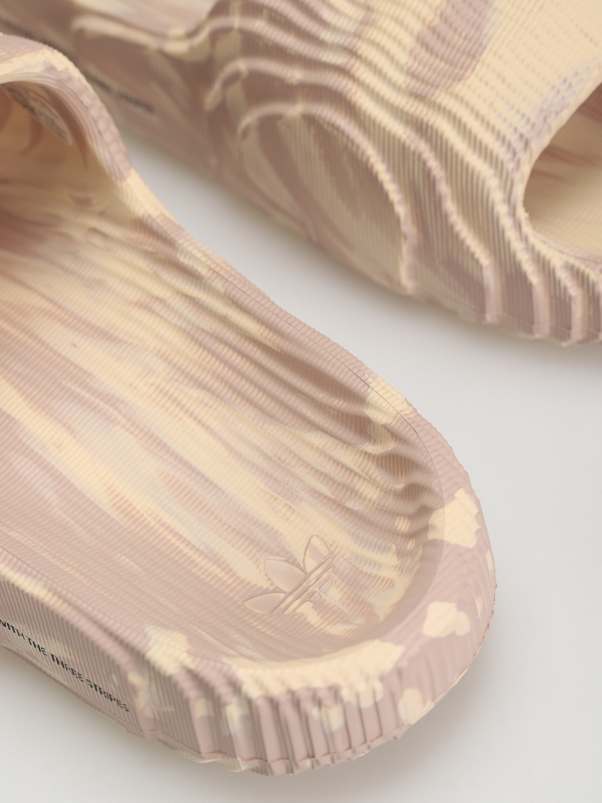 Klapki adidas Originals Adilette 22 (sanstr/wontau/cblack)