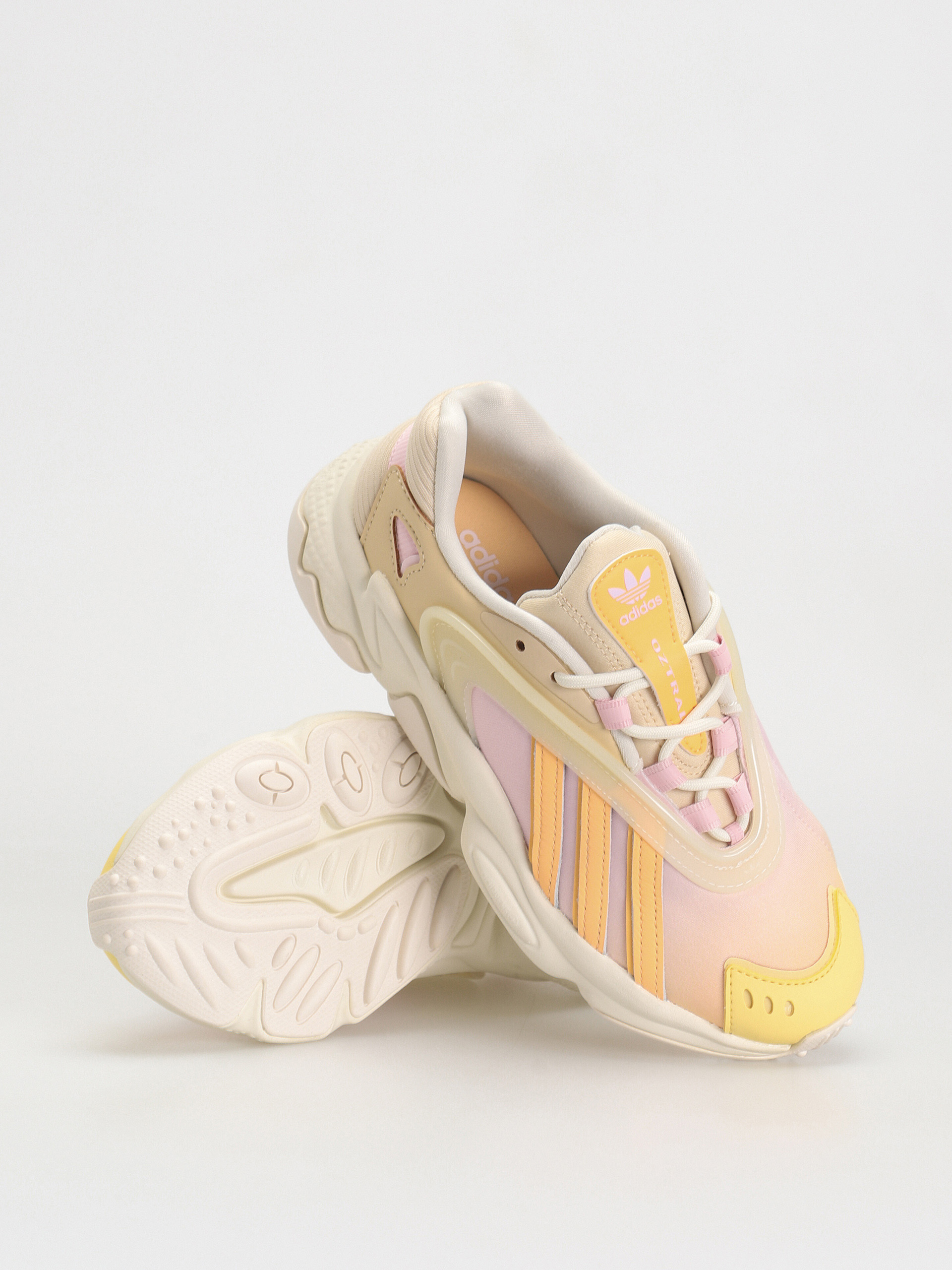 Buty adidas Originals Oztral Wmn (owhite/aciora/sanstr)