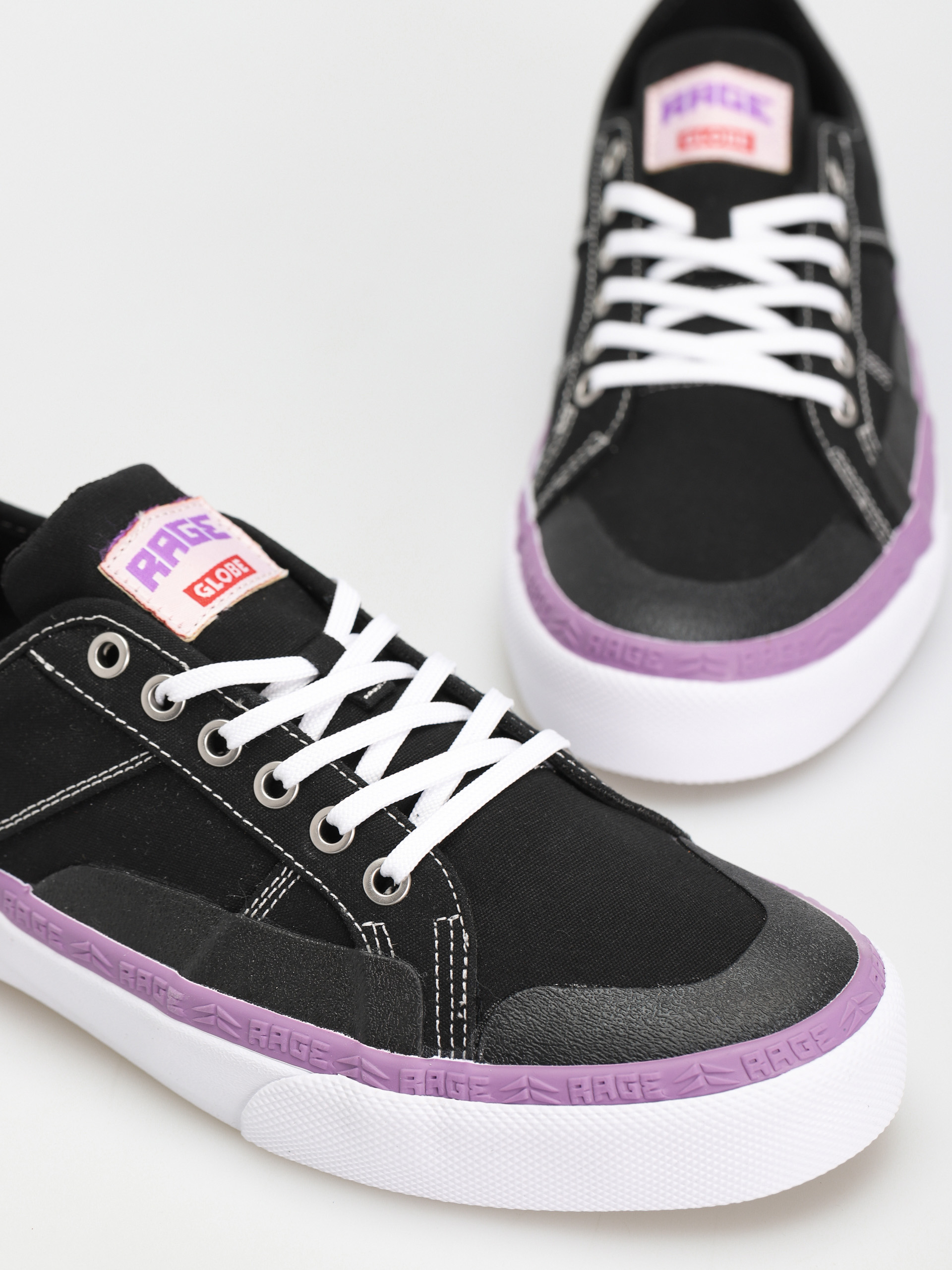 Buty Globe Surplus (black/white/rage)