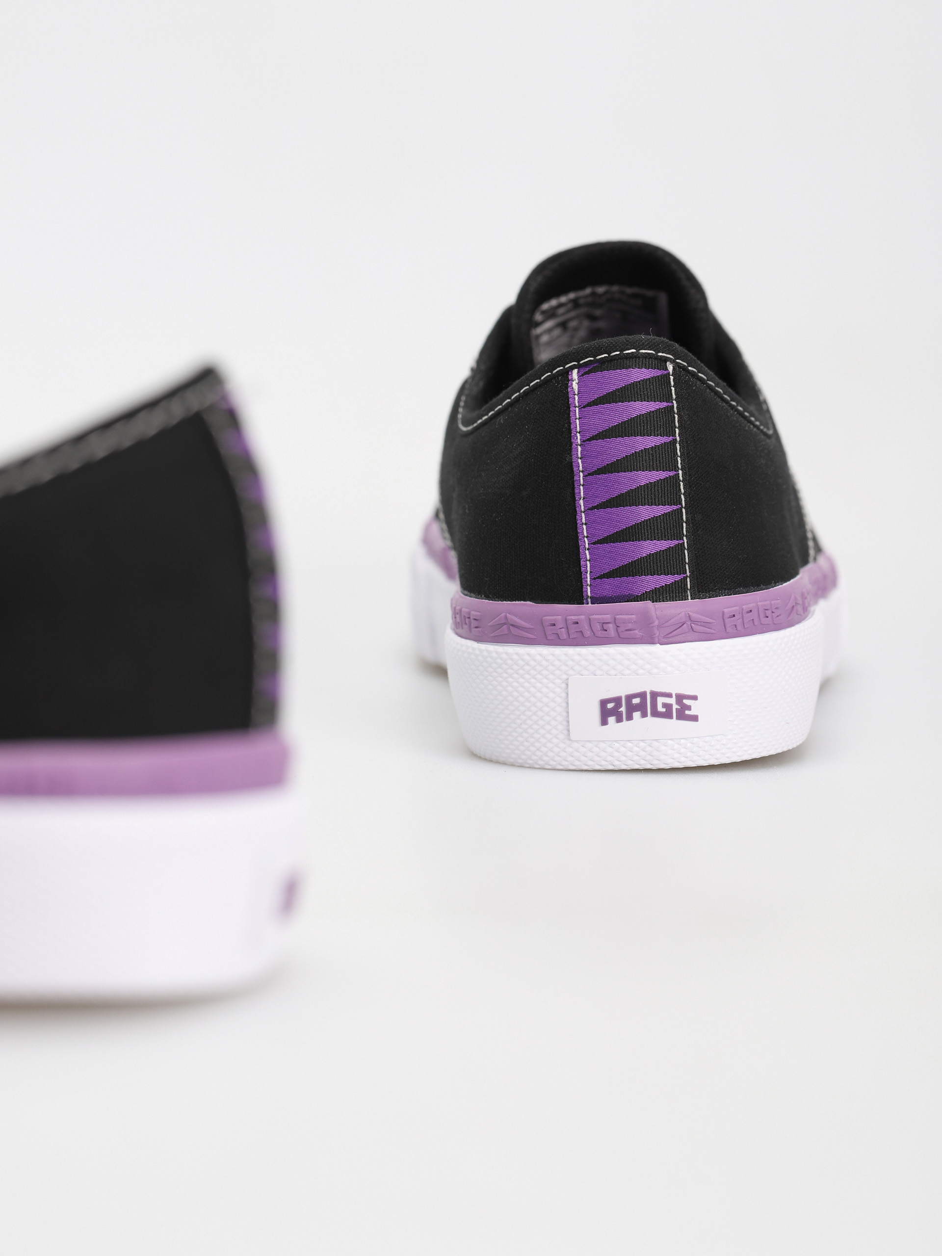 Buty Globe Surplus (black/white/rage)