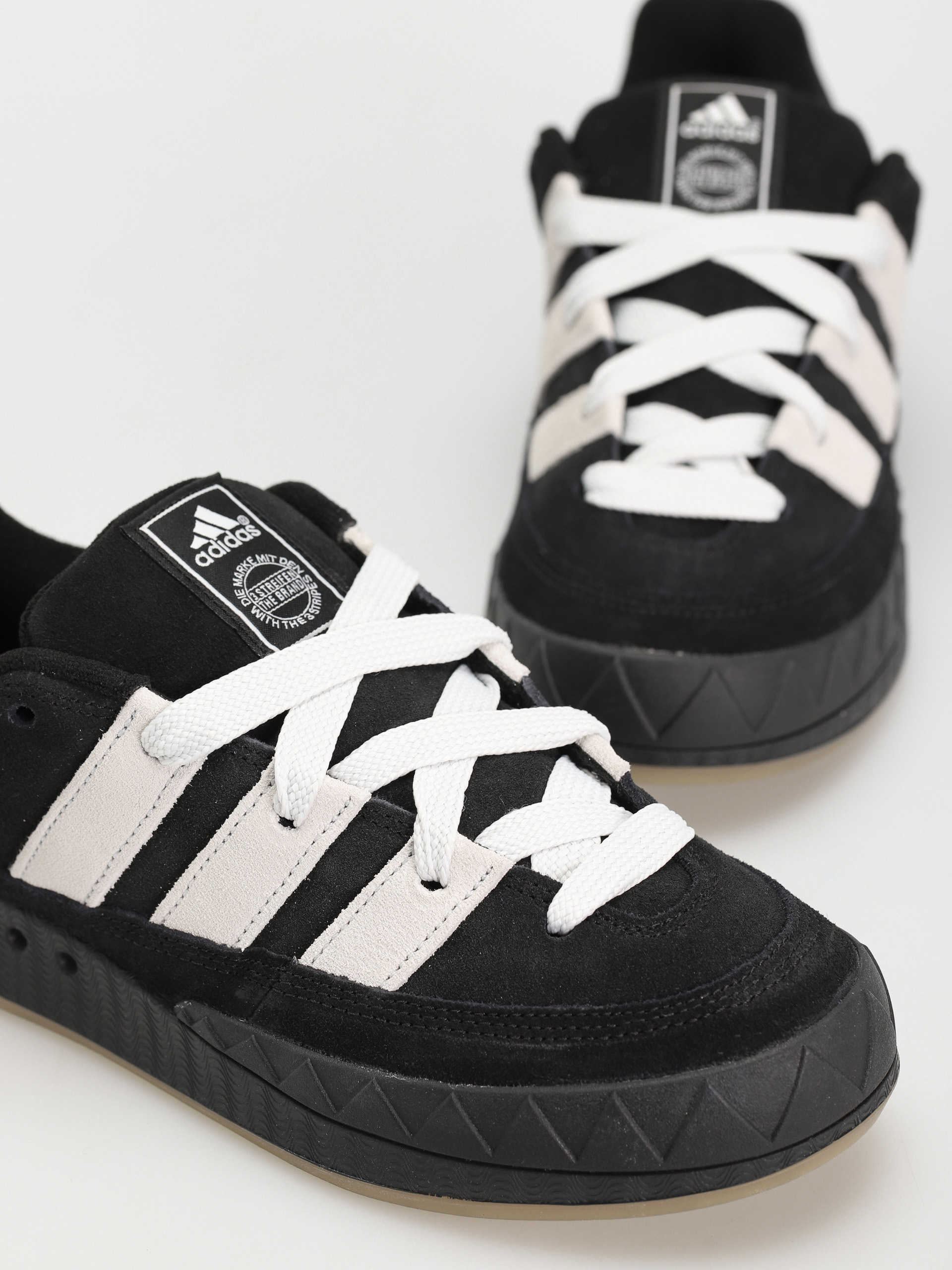Buty adidas Originals Adimatic (cblack/crtwht/gum3)