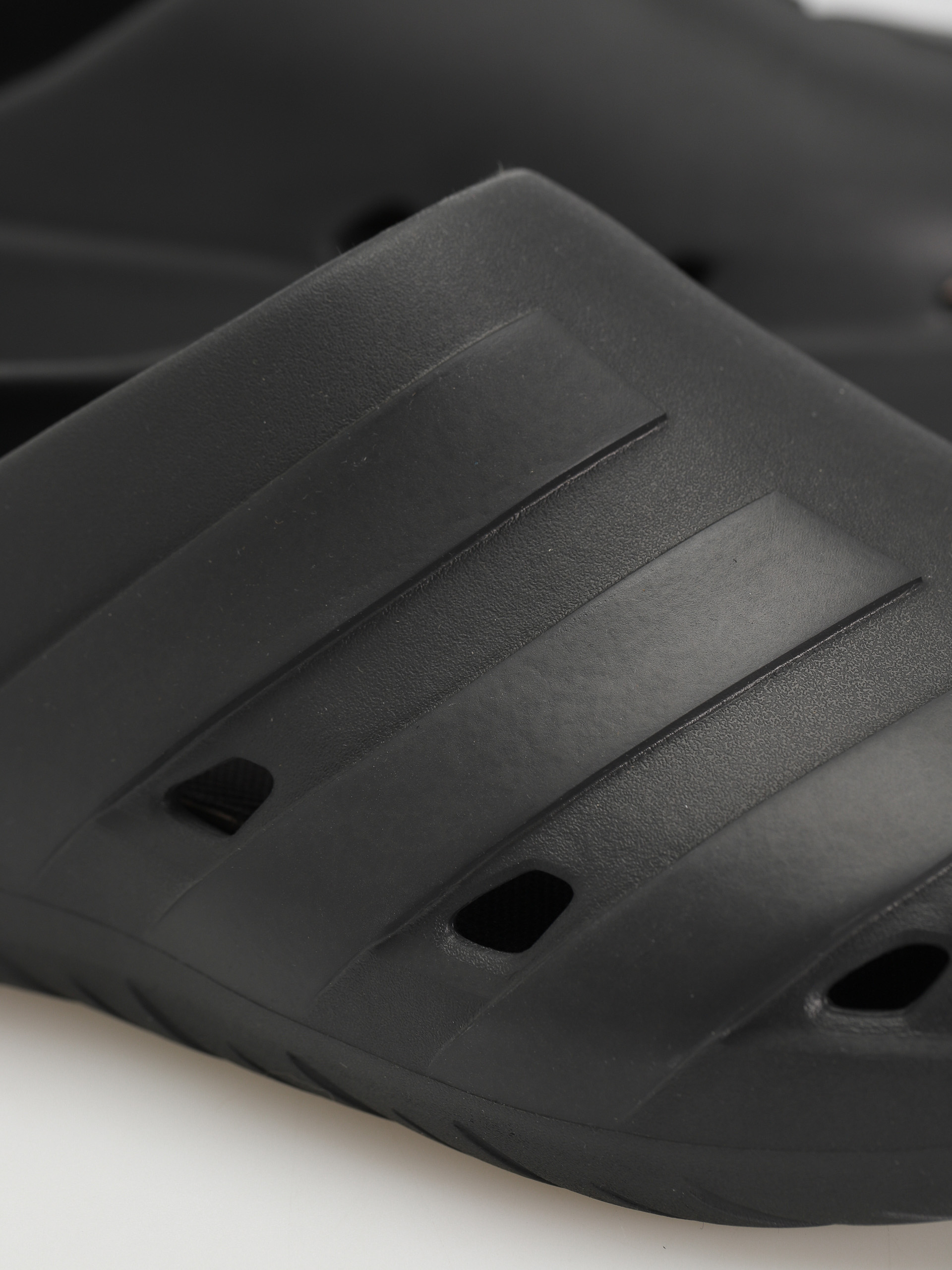 Klapki adidas Adicane Clog (carbon/carbon/cblack)