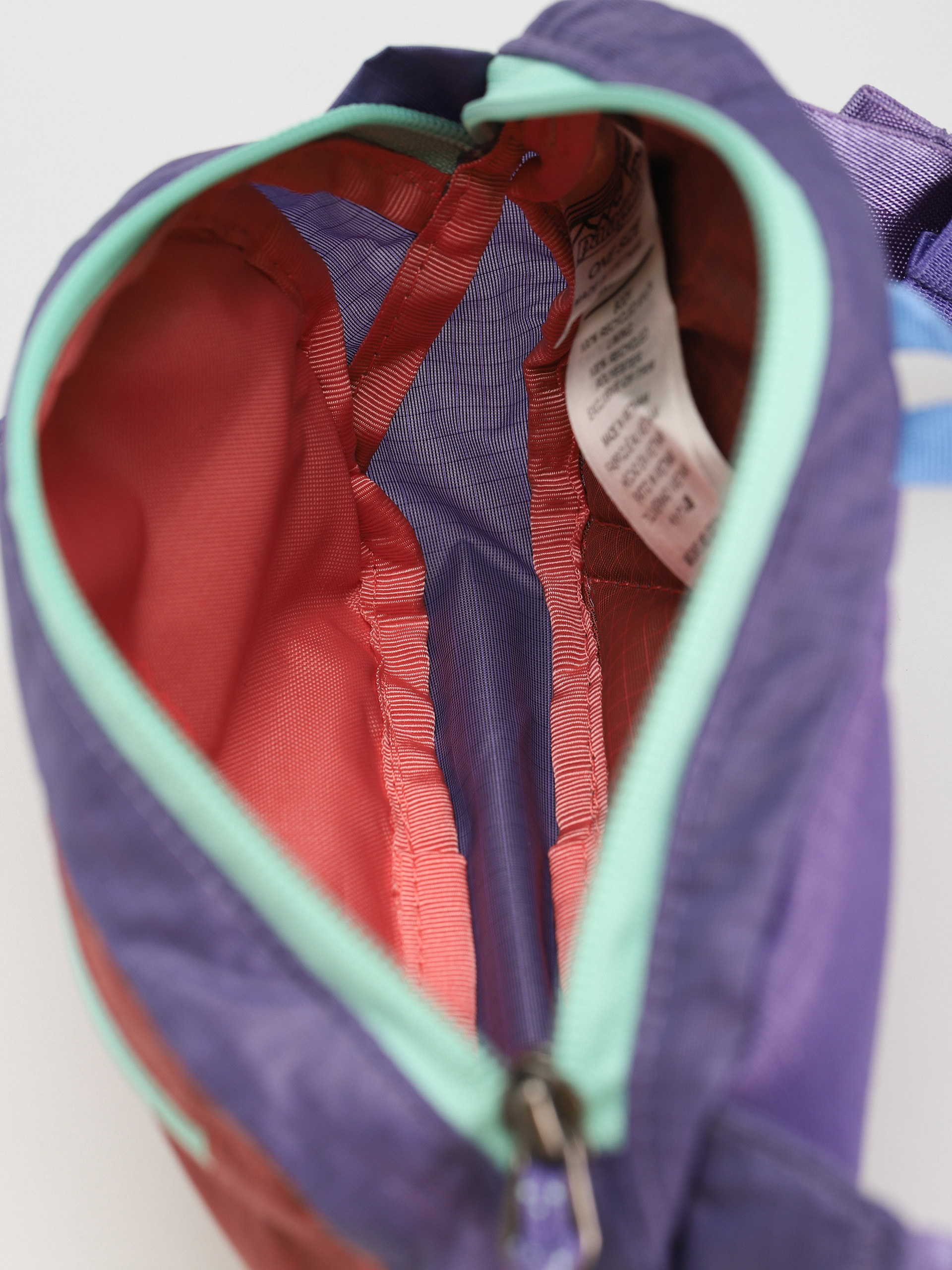 Nerka Patagonia Ultralight Black Hole Mini Hip Pack (perennial purple)