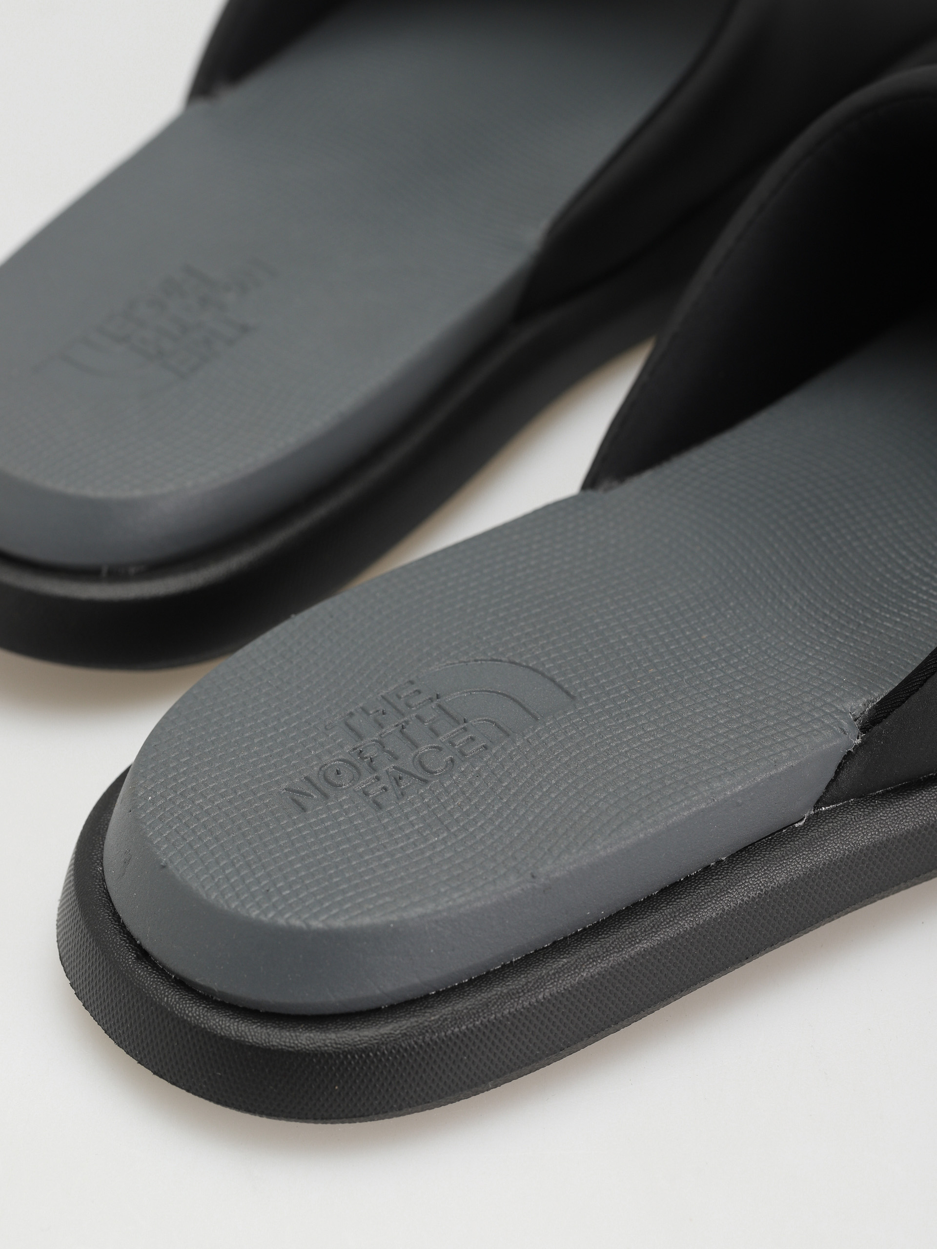 Klapki The North Face Triarch (tnf black/tnf white)