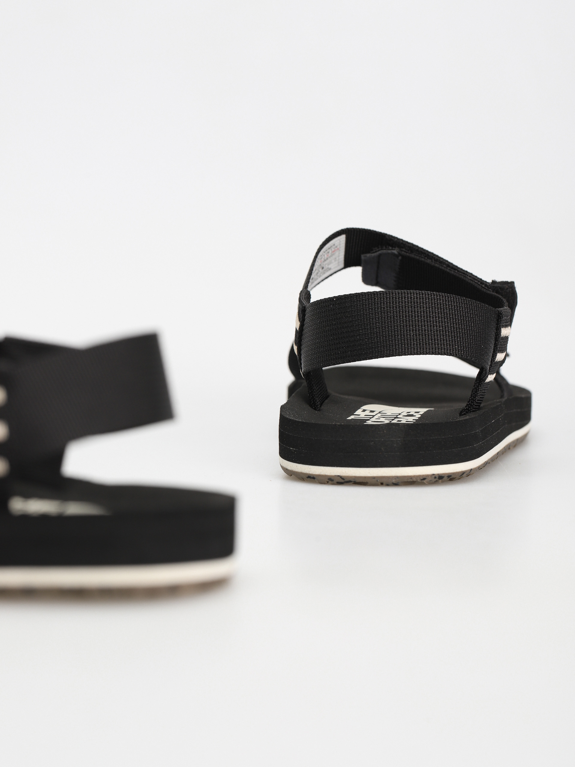 Sandały The North Face Skeena Wmn (tnf black/vintage white)