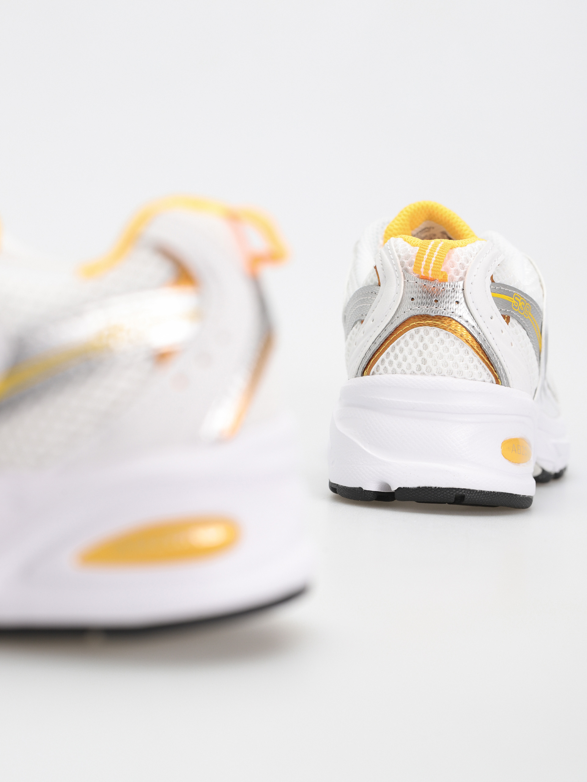 Buty New Balance 530 (white orange)