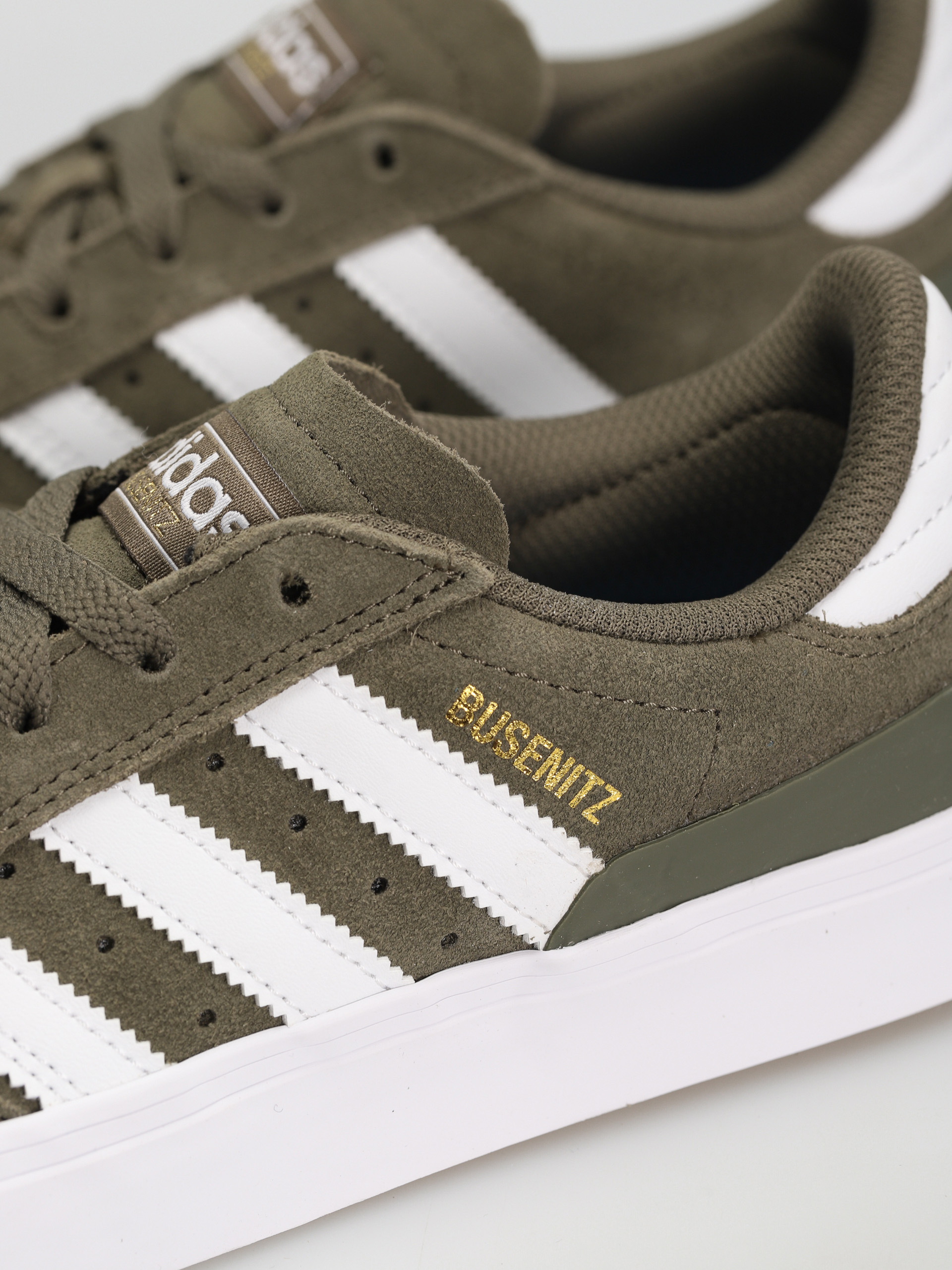 Buty adidas Busenitz Vulc II (olistr/ftwwht/goldmt)