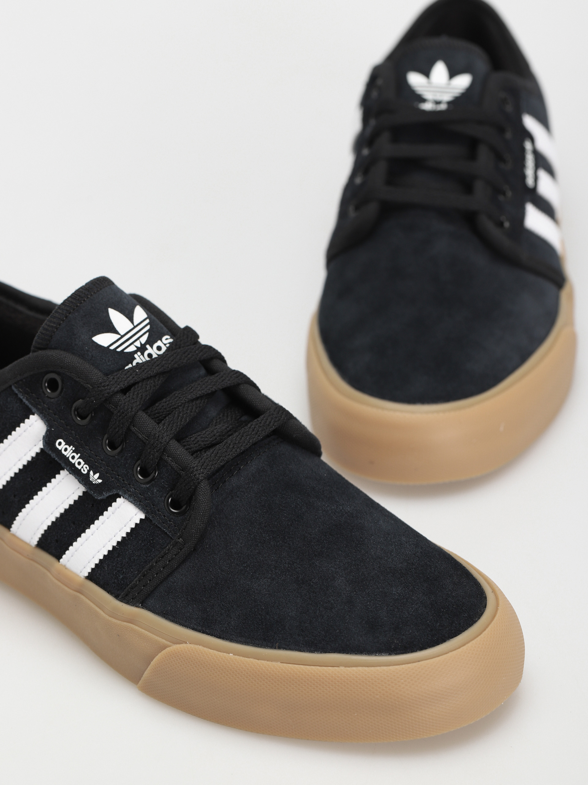 Buty adidas Seeley Xt (cblack/ftwwht/gum4)