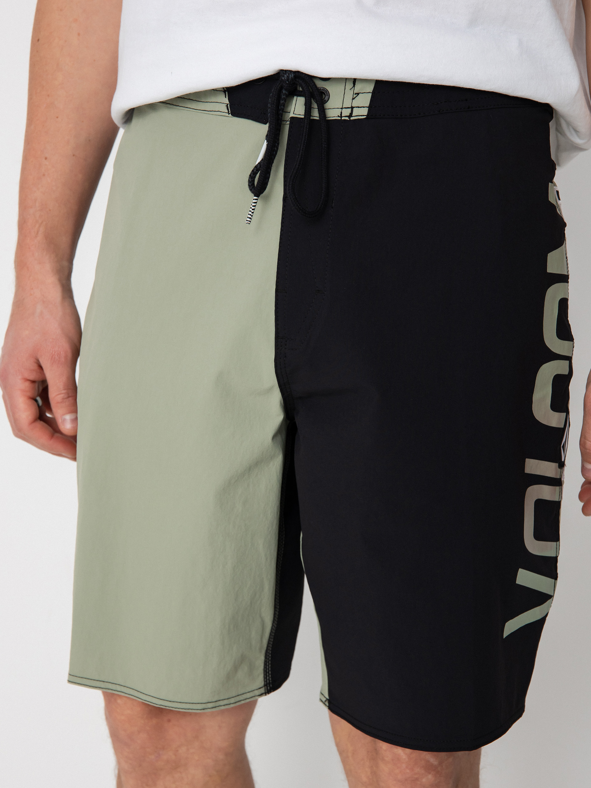 Boardshorty Volcom Surf Vitals Noa Deane 21 (black)