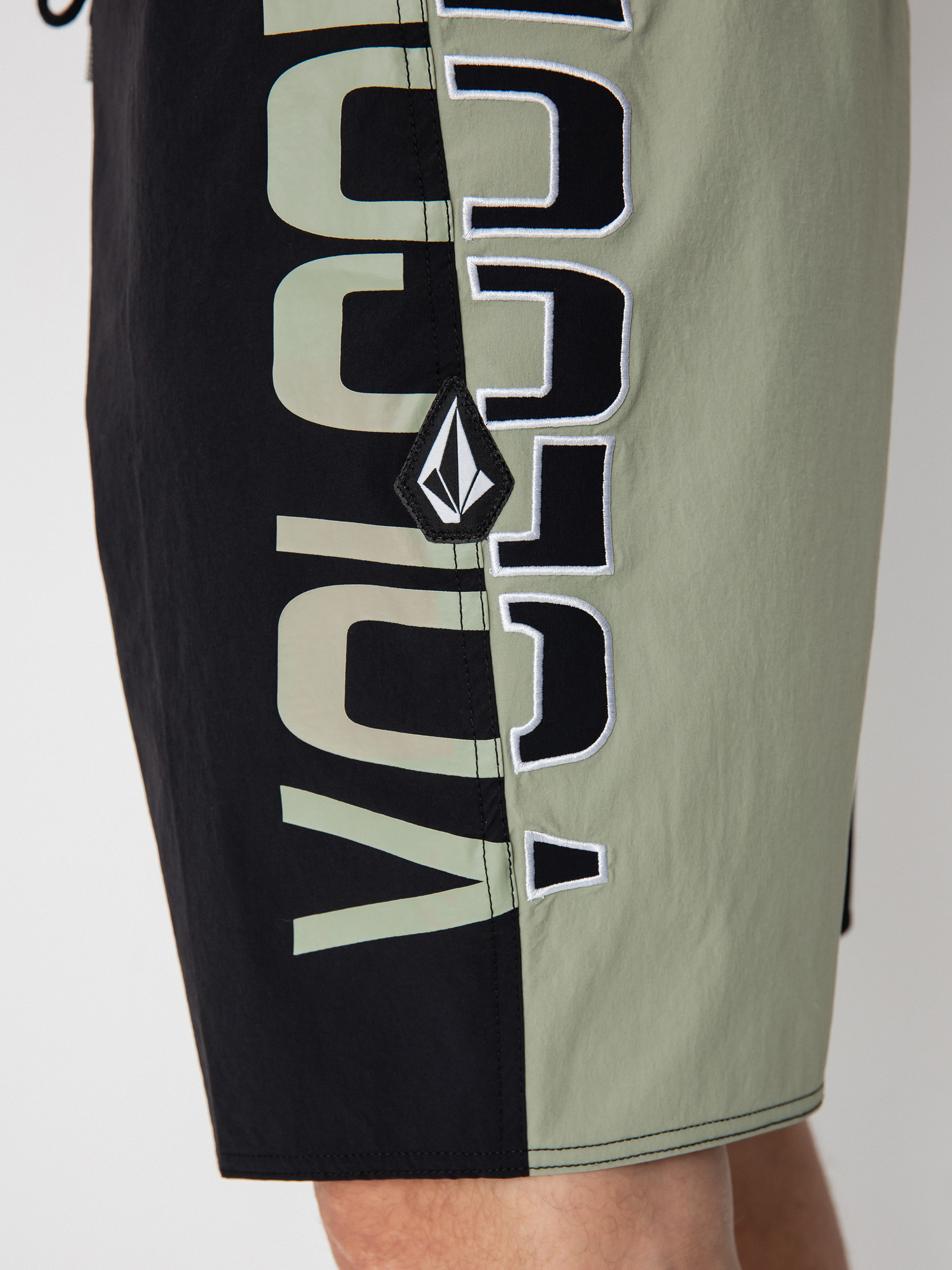 Boardshorty Volcom Surf Vitals Noa Deane 21 (black)