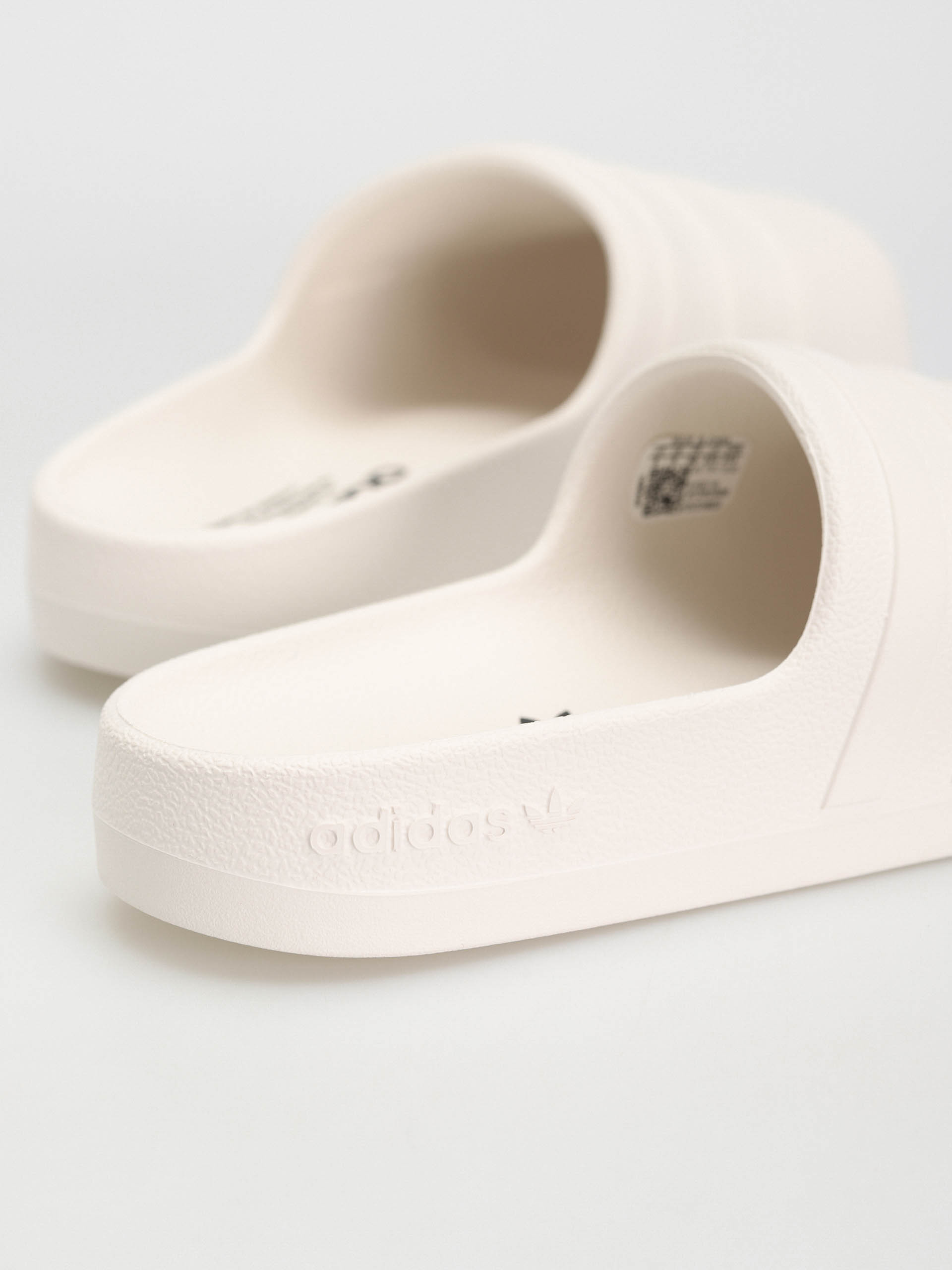 Klapki adidas Originals Adifom Adilette (owhite/owhite/cblack)