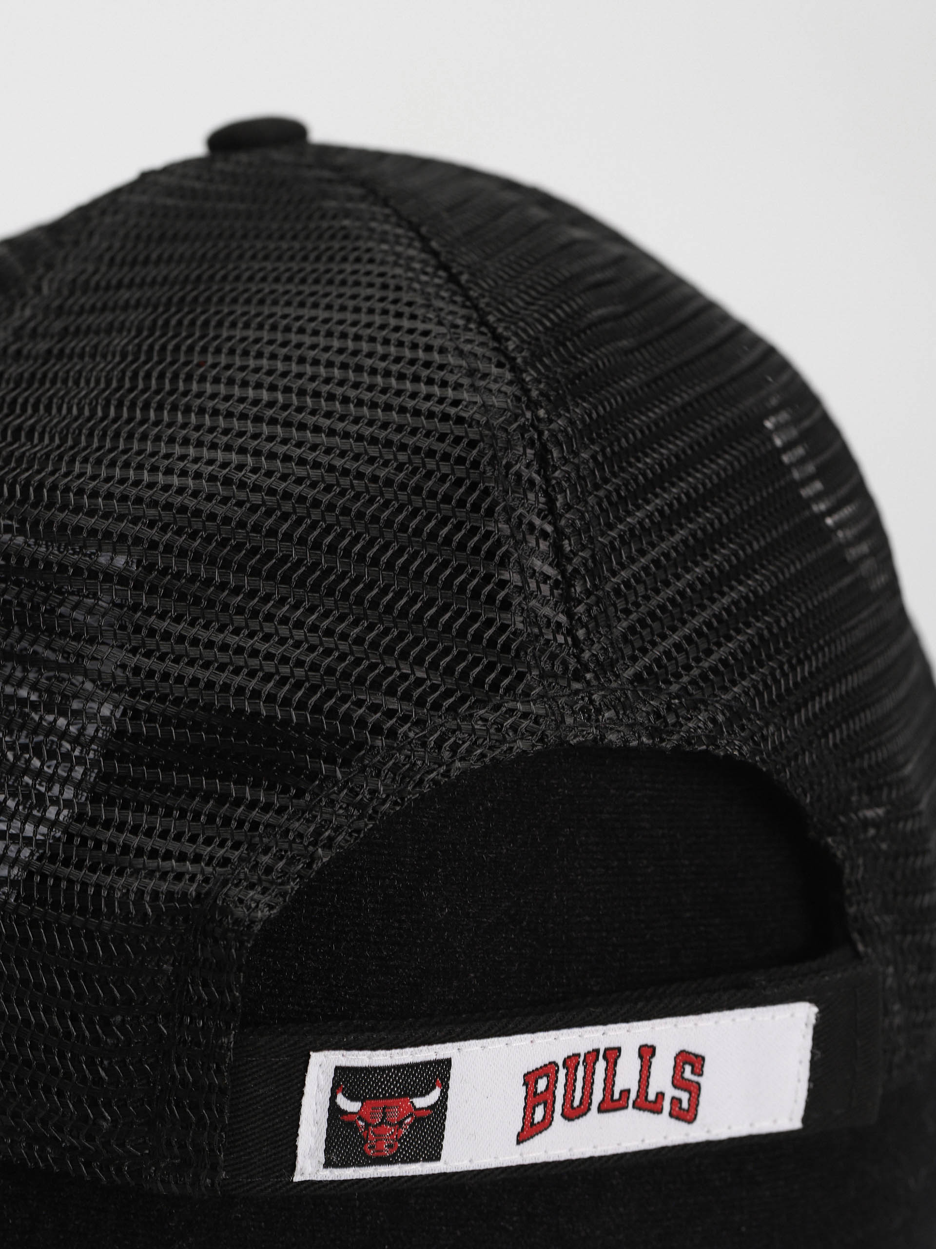 Czapka z daszkiem New Era Home Field 9Forty Trucker Chicago Bulls (black)