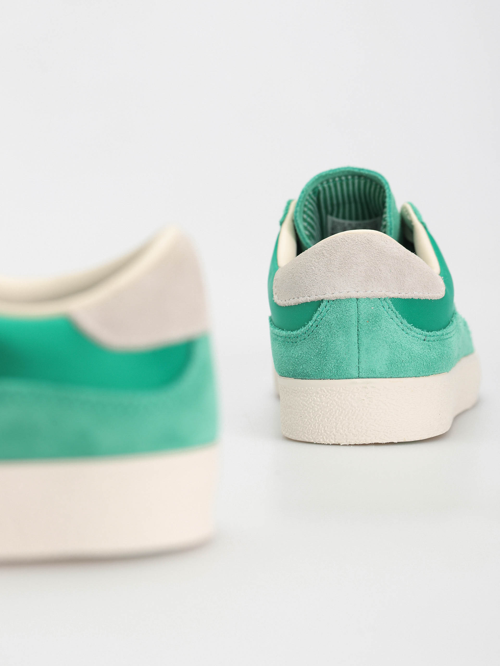 Buty adidas Puig Indoor (cougrn/ftwwht/cwhite)