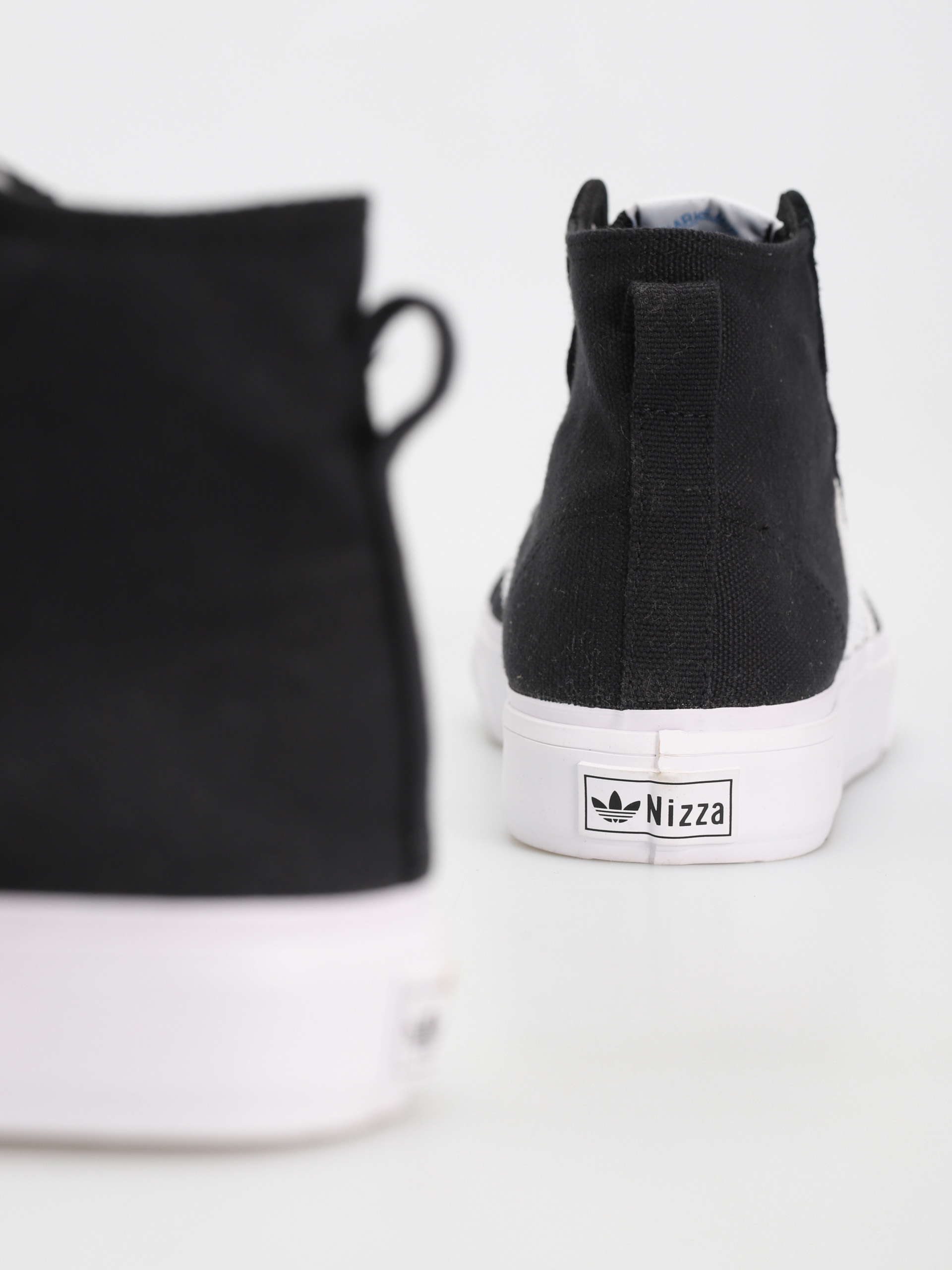 Buty adidas Nizza Hi Adv (cblack/ftwwht/bliblu)