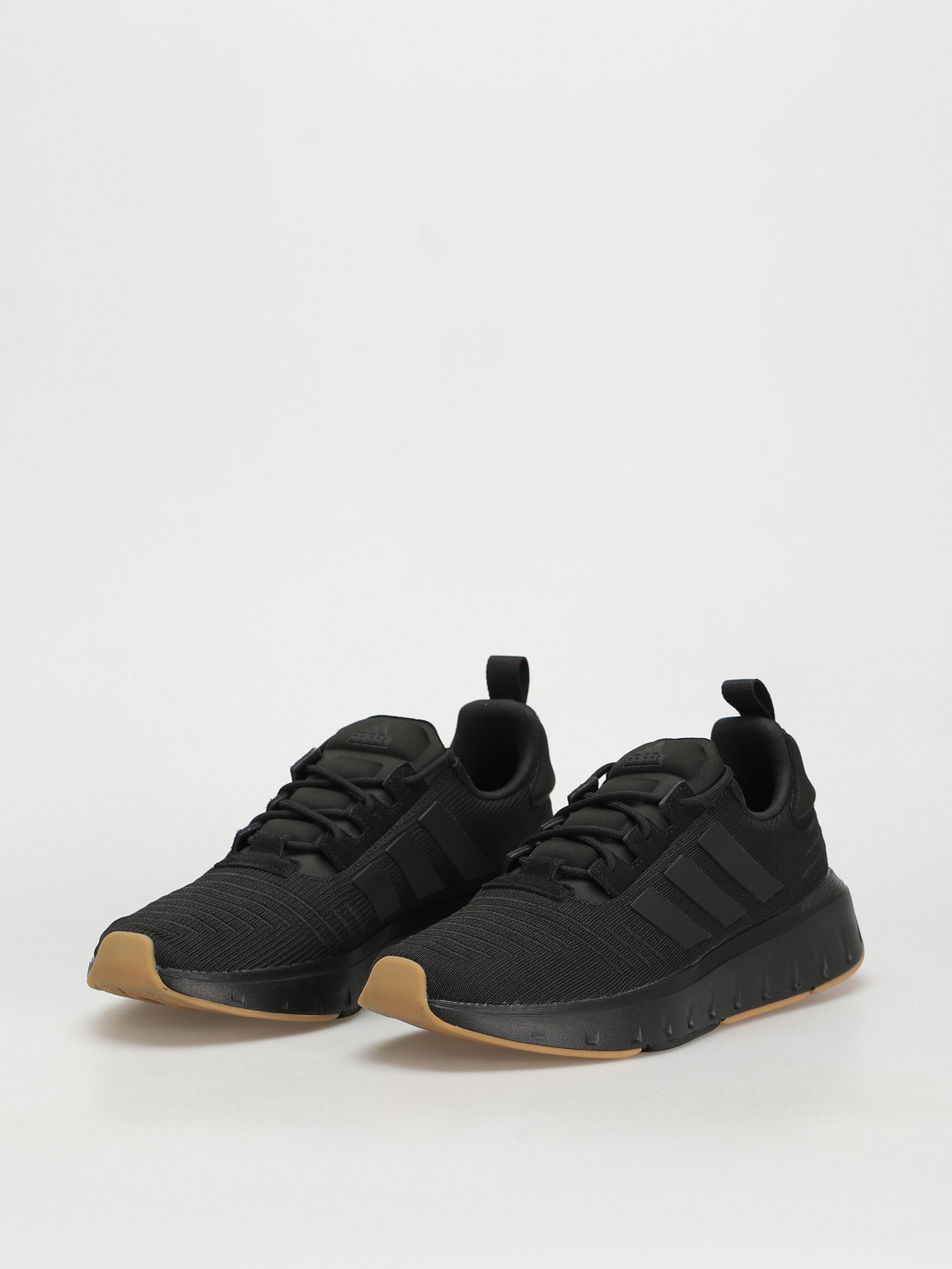 Buty adidas Swift Run 23 (cblack/cblack/gum3)