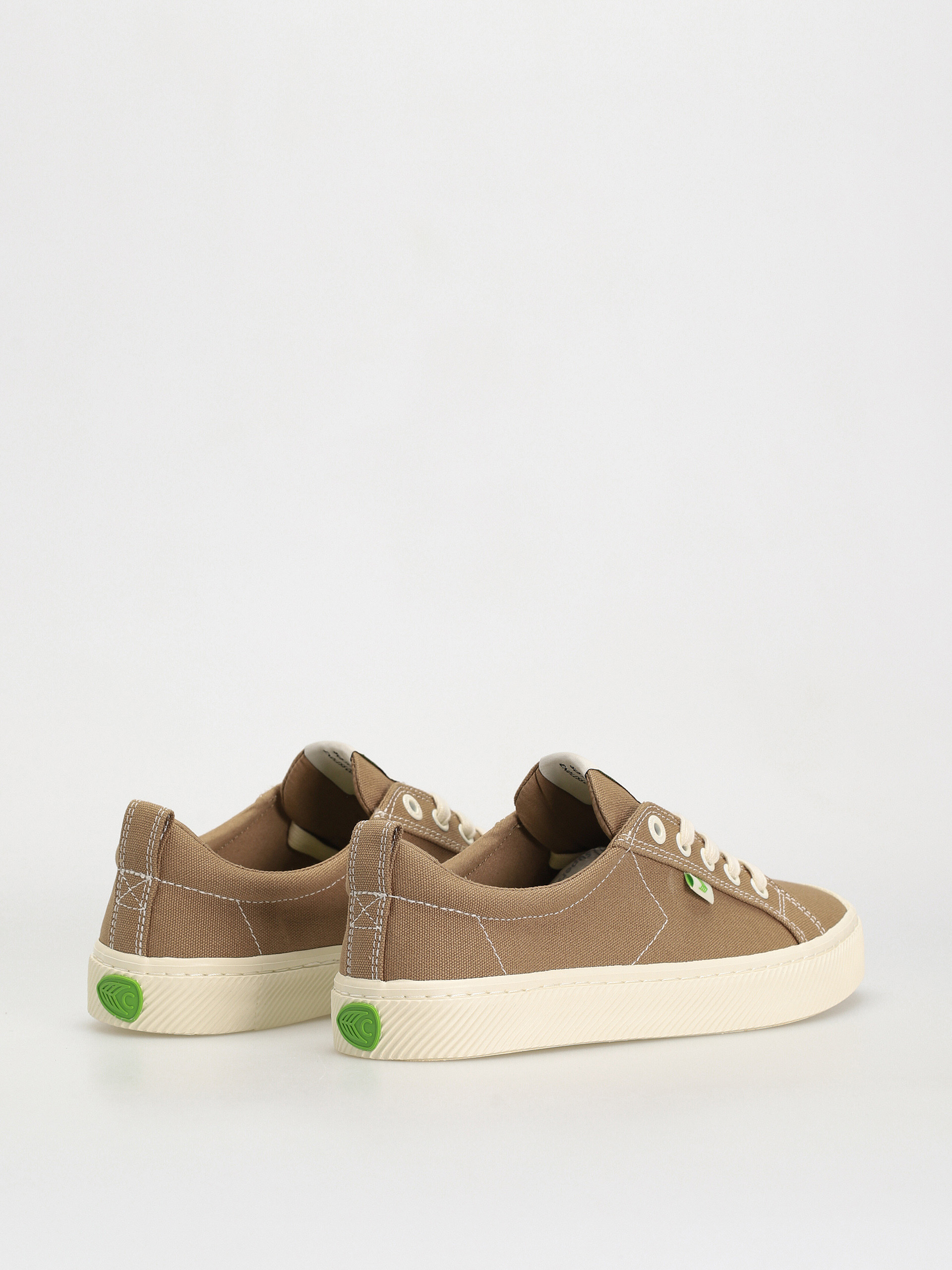 Buty Cariuma Oca Low (burnt sand)