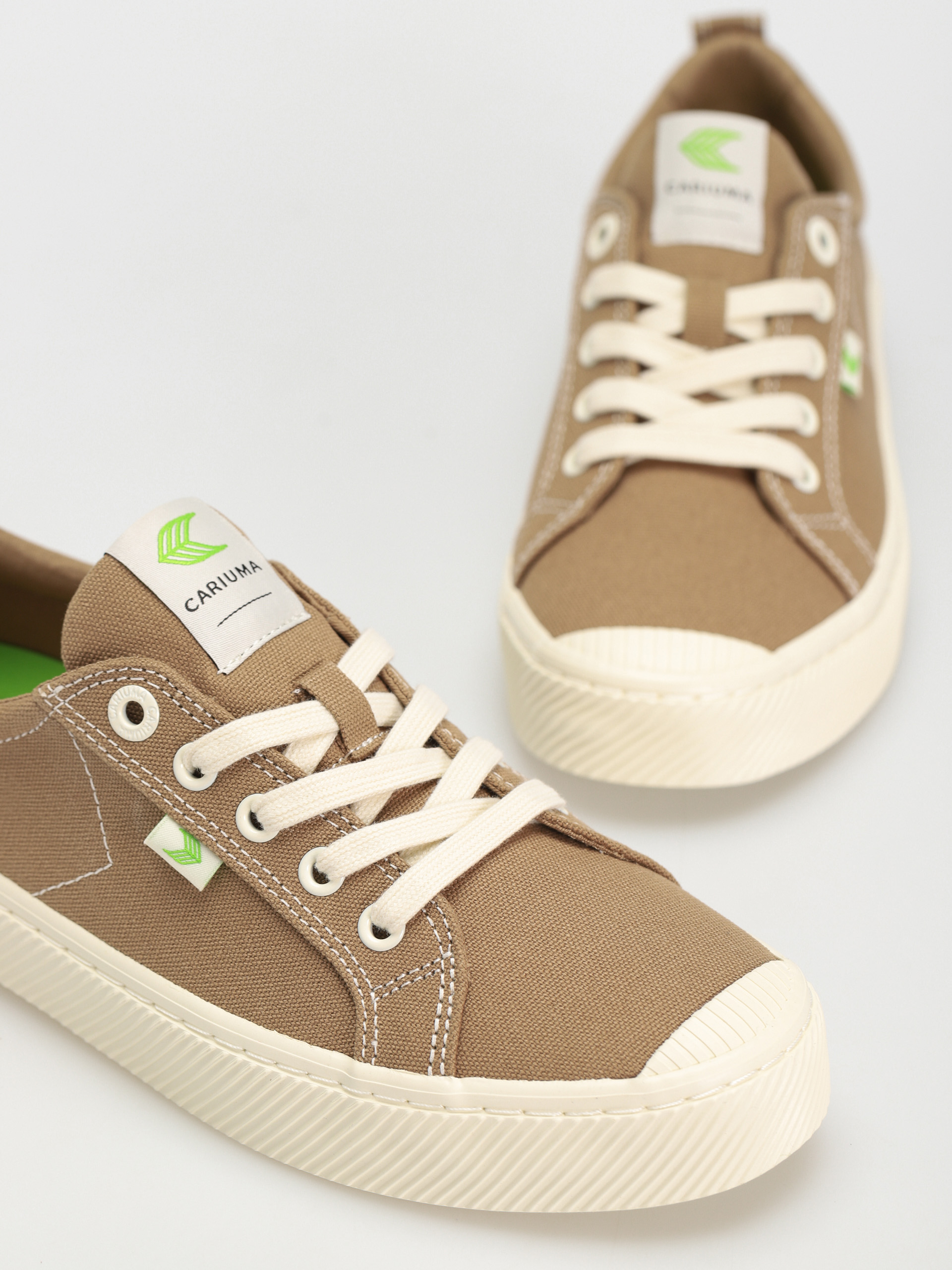 Buty Cariuma Oca Low (burnt sand)