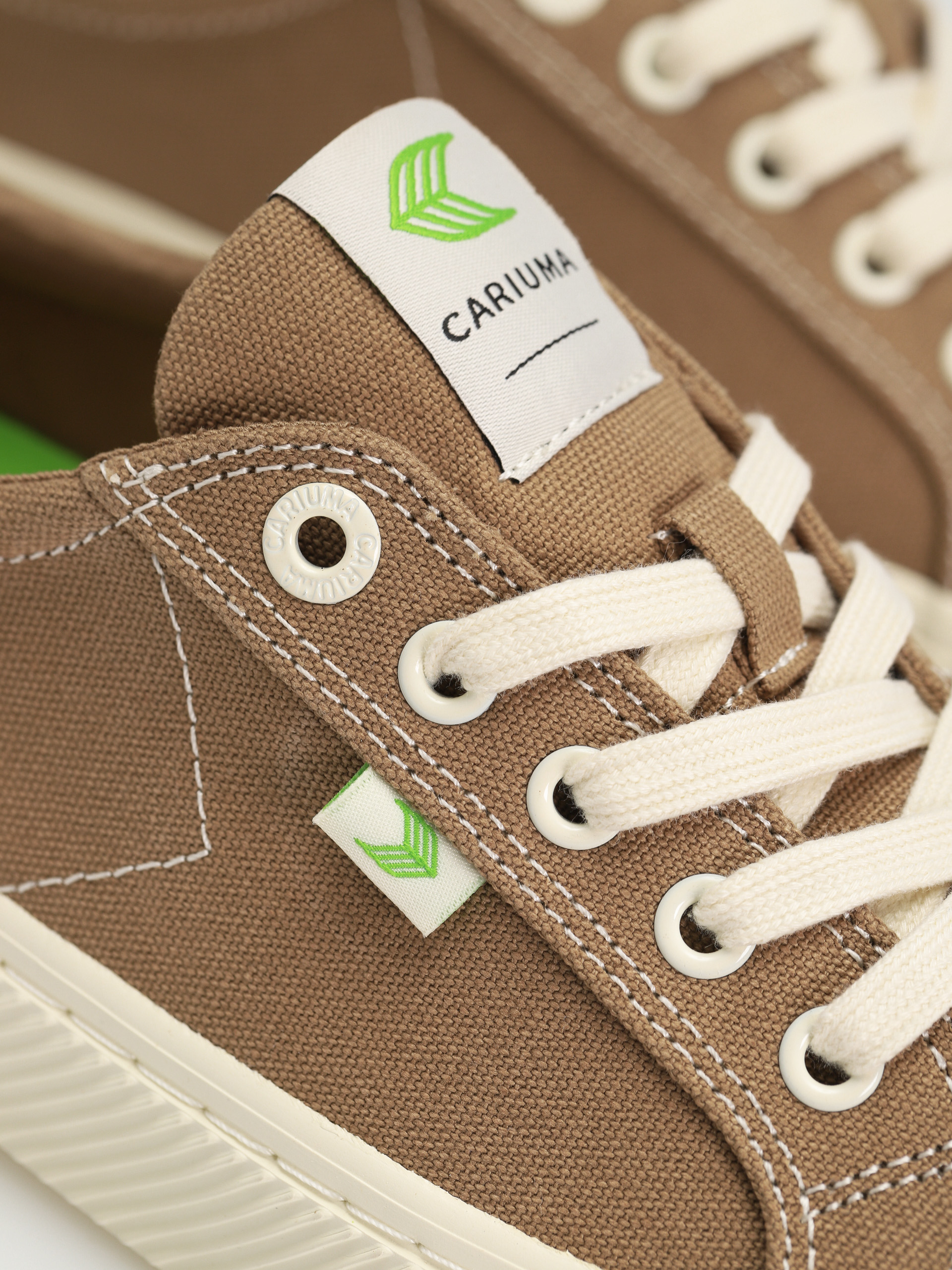 Buty Cariuma Oca Low (burnt sand)