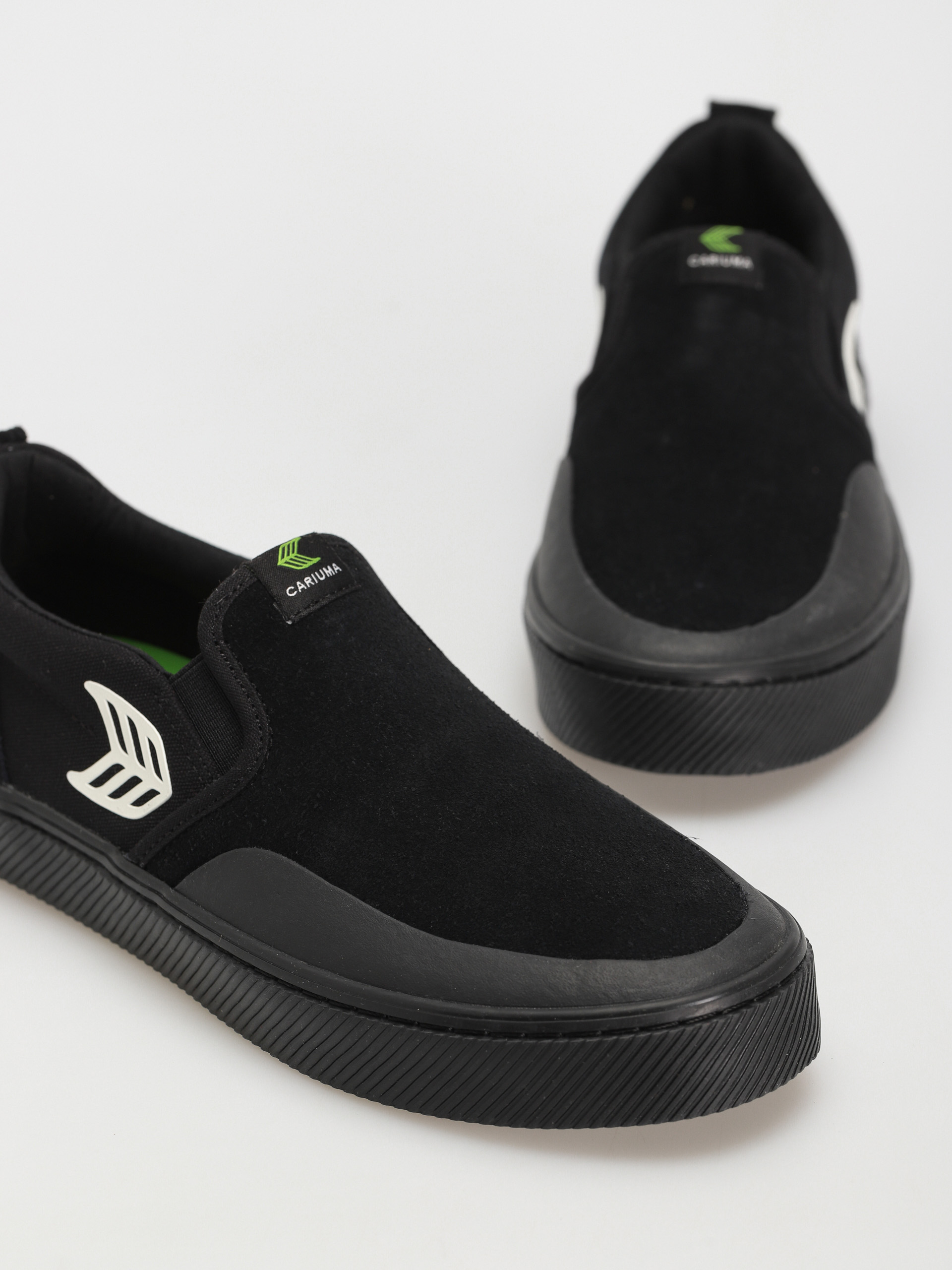 Buty Cariuma Slip On (all black)