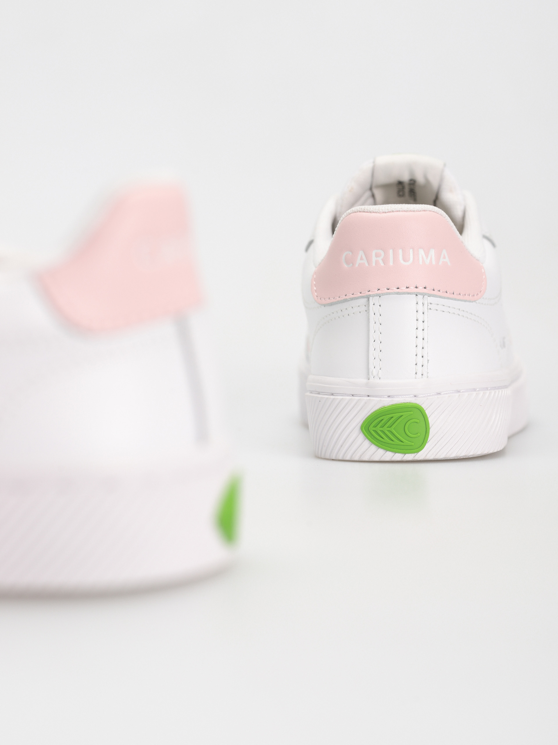 Buty Cariuma Salvas (white rose)