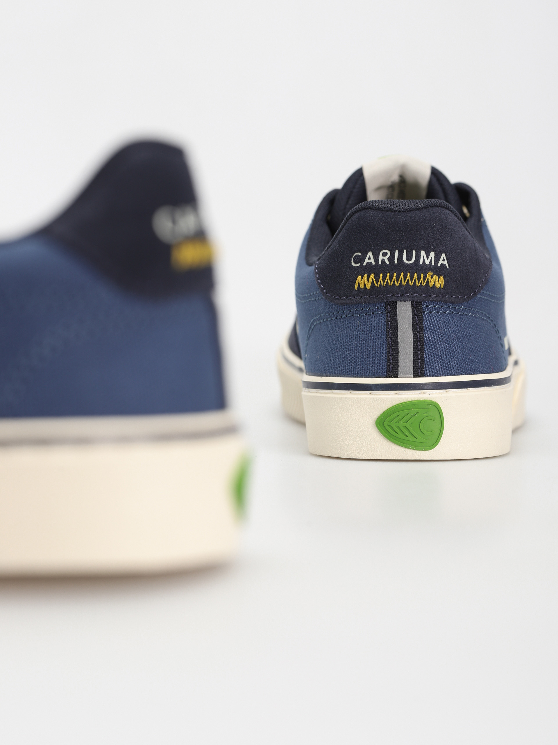 Buty Cariuma Naioca (navy)